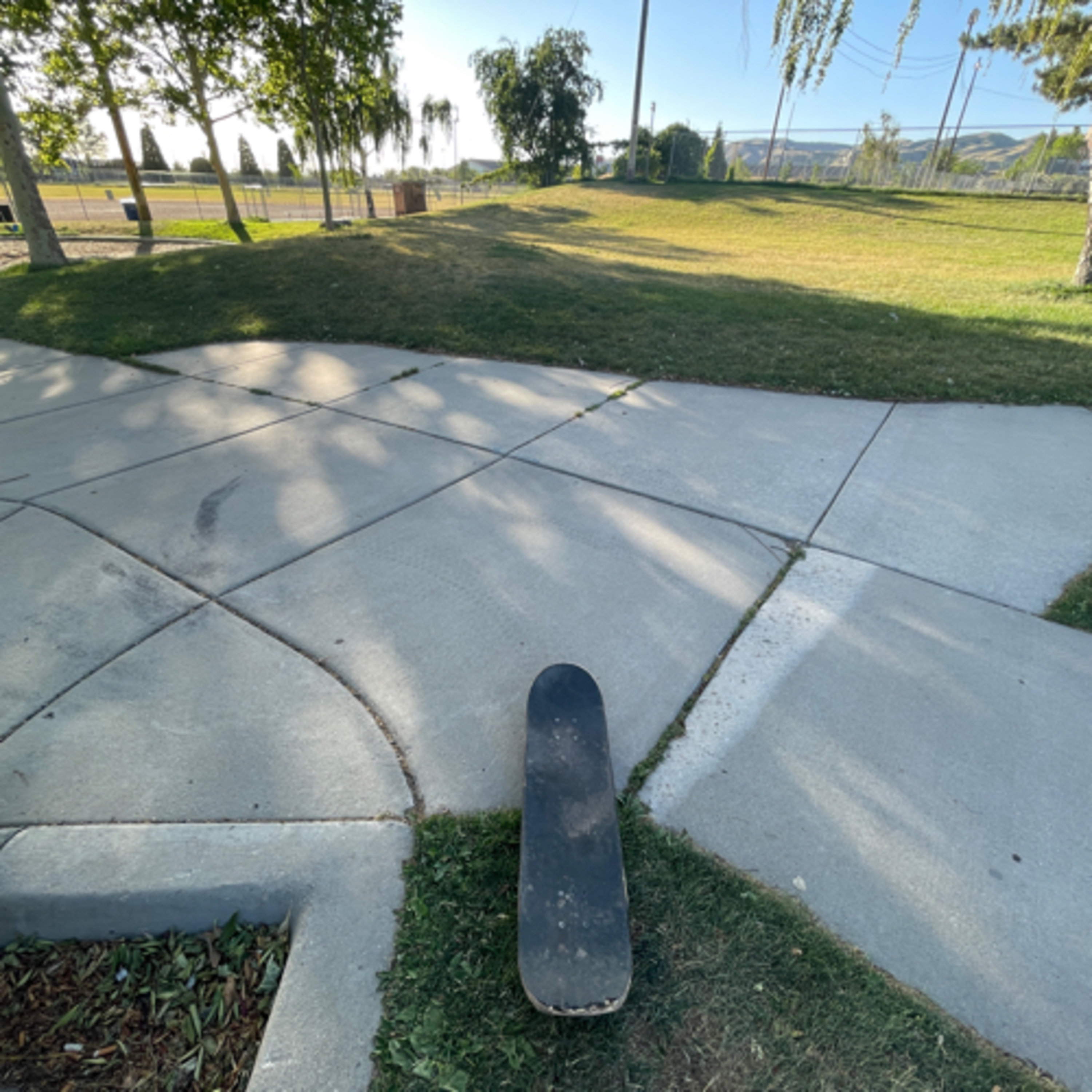 Skating To The Car- Sorrow & Lamenting In Salt Lake- Natural Light 25oz Cans- Cashapp $SKYMASTER5  episode artwork