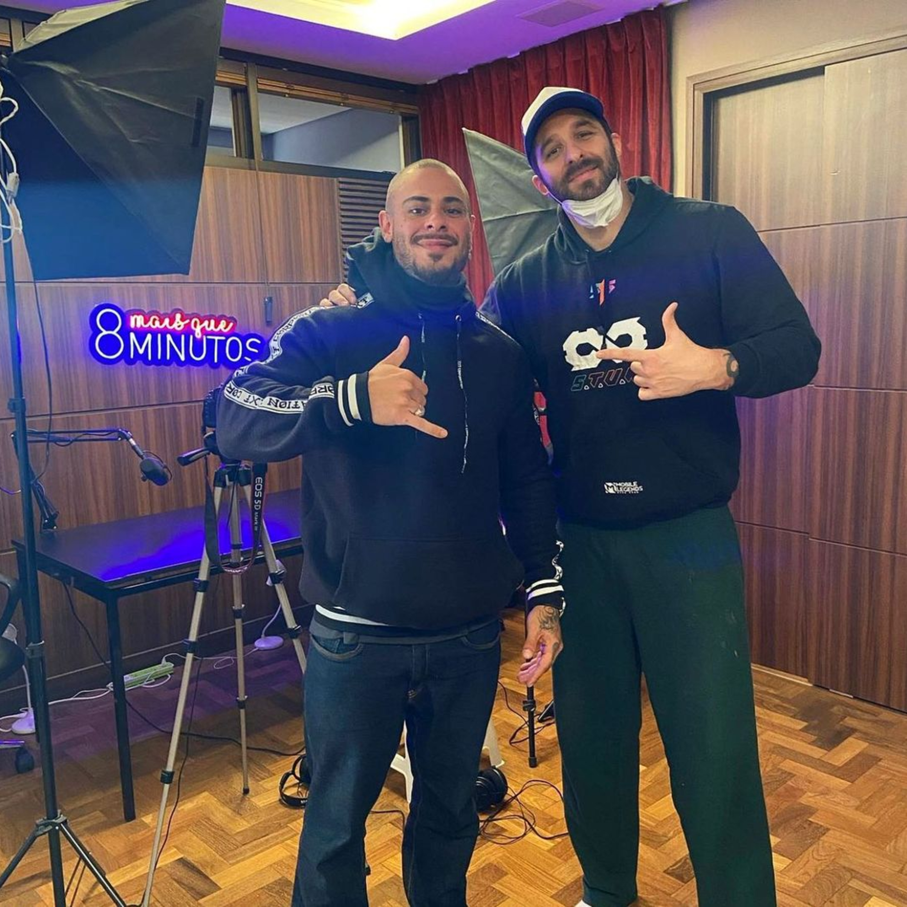 LEO STRONDA E SUA COBRA DE ESTIMAÇÃO. episode artwork