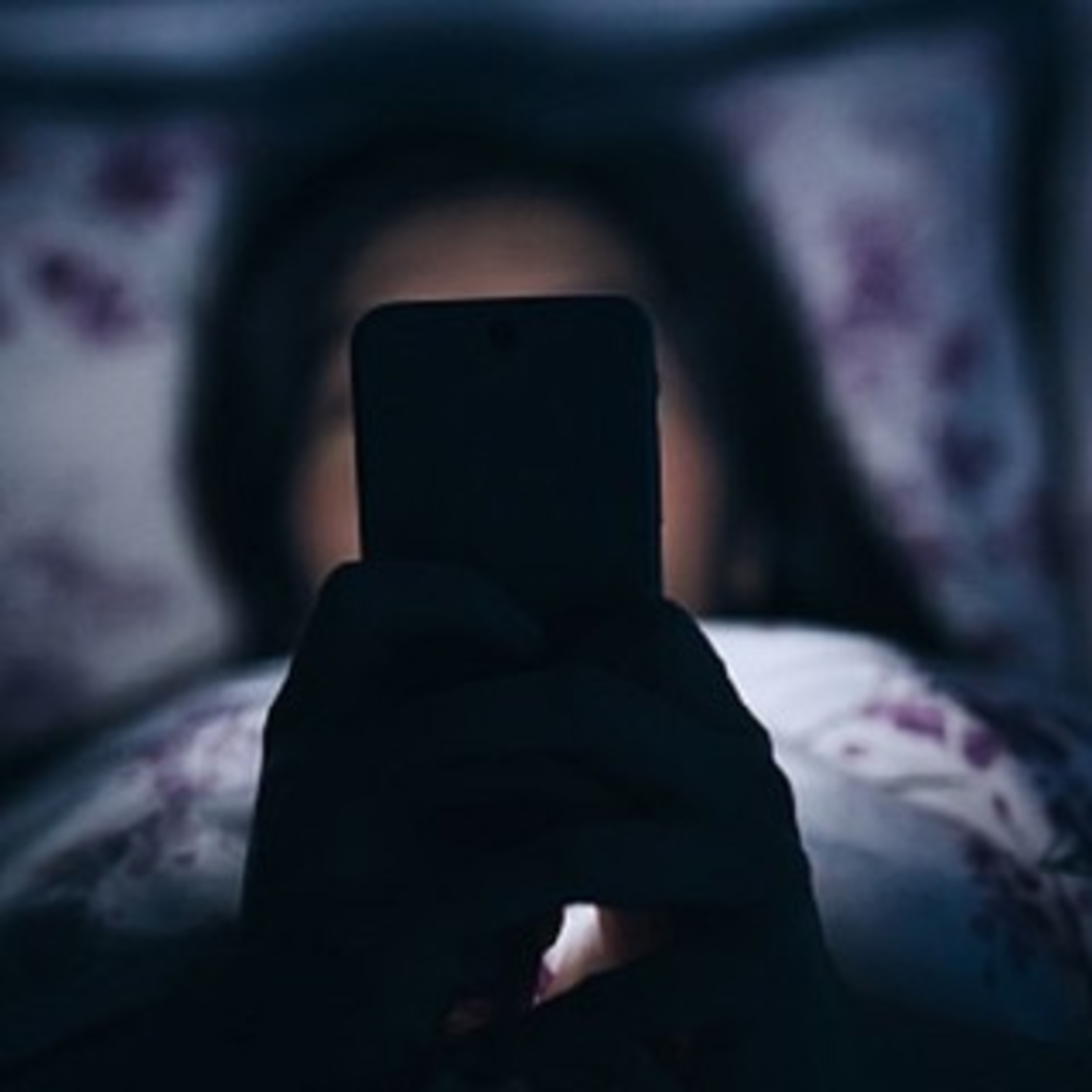 PODCAST - Em tempos de pandemia, as redes sociais viraram obituário
