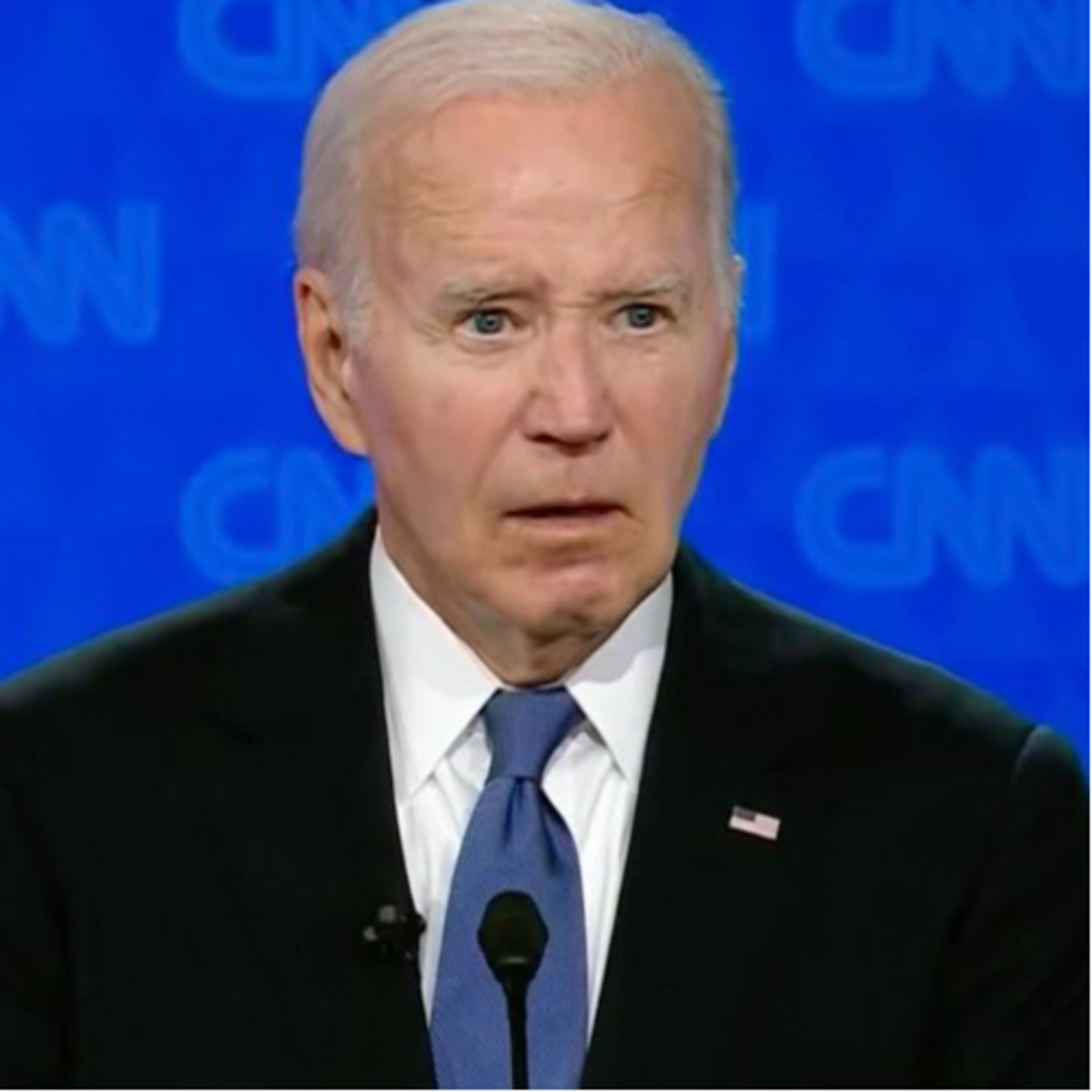 “If it were a heavyweight fight they’d stop it” thumbnail