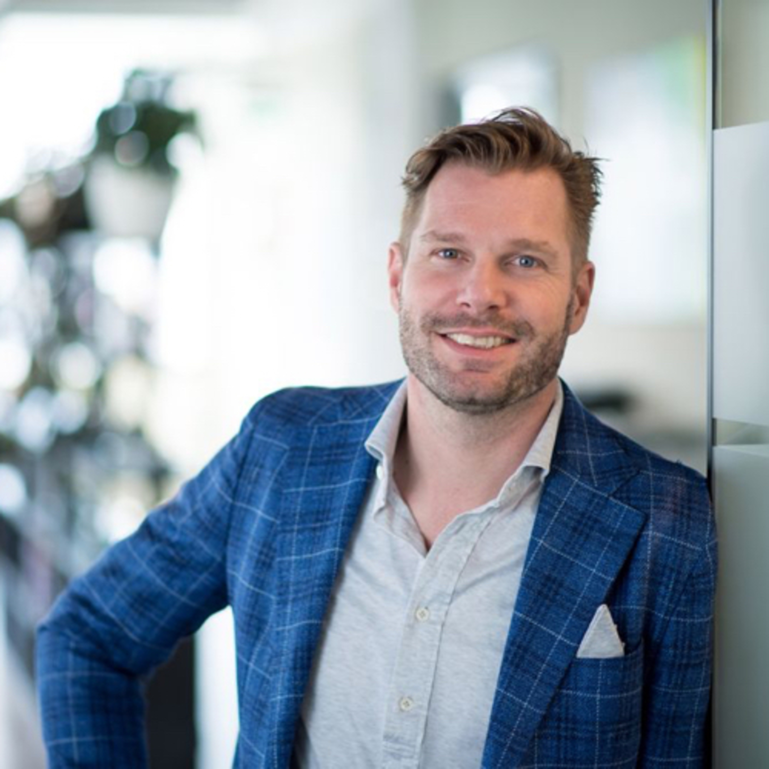 Facilitair ondernemer Arjan Elst over de toegevoegde waarde van FM én geluk  episode artwork