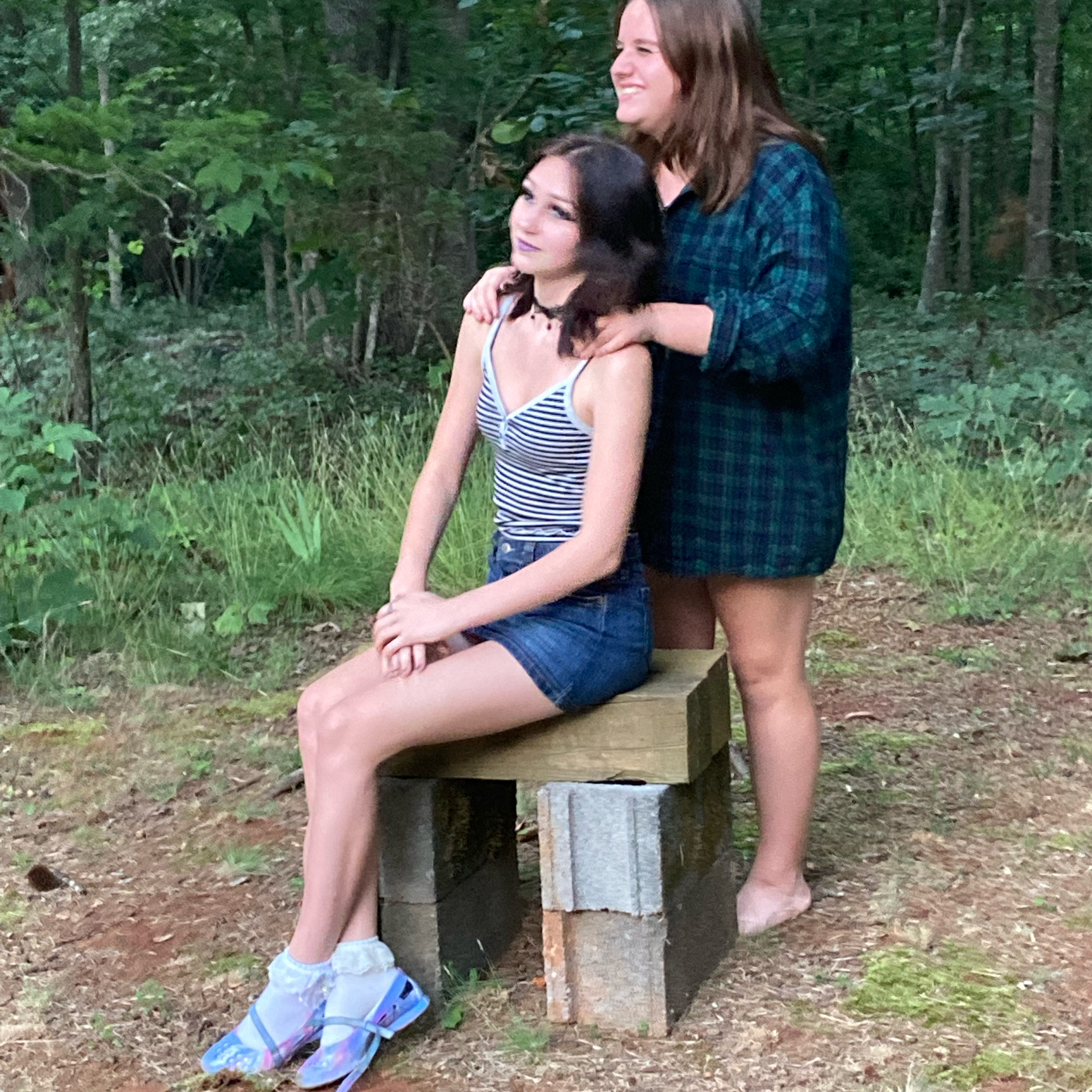 Intro Episode to Unnecessary Thots (with Anne and Leah)  episode artwork