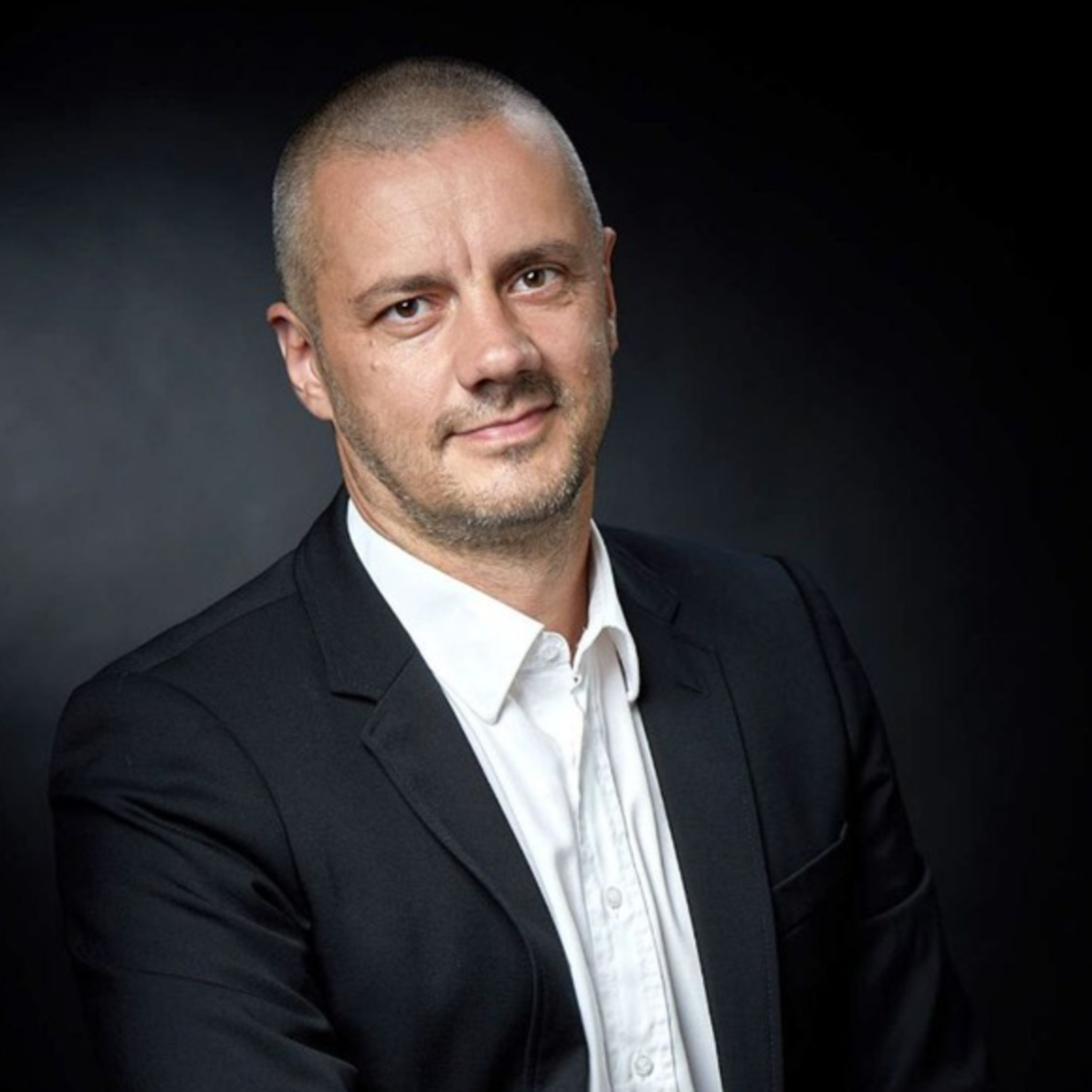 #99 Kā labi vadītāji kļūst par vēl labākiem līderiem stāsta Kaspars Cveigelis Vadītāju Skolas dibinātājs