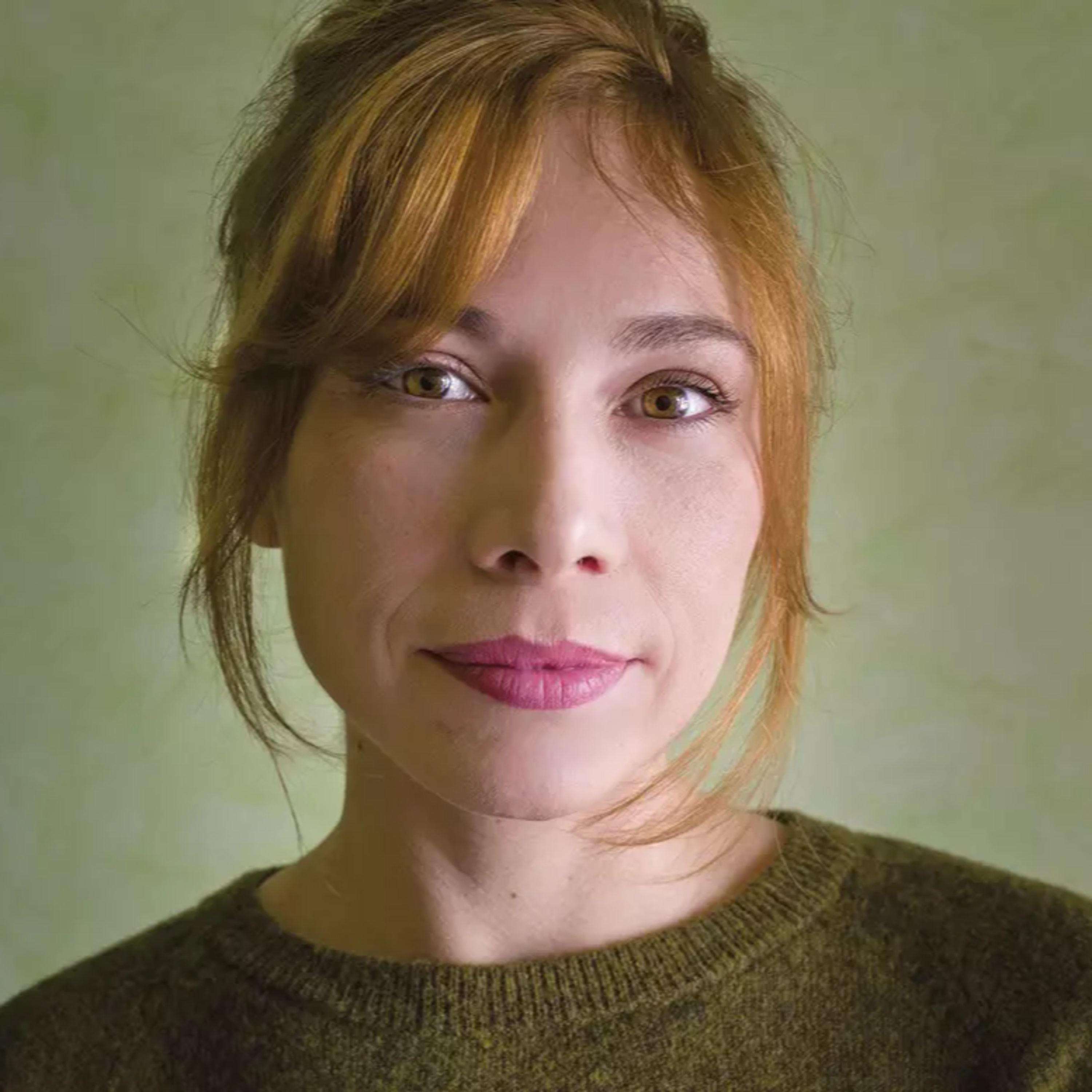 Lys Arango " Siempre esta el ángulo dela dignidad en mis fotos" España episode artwork