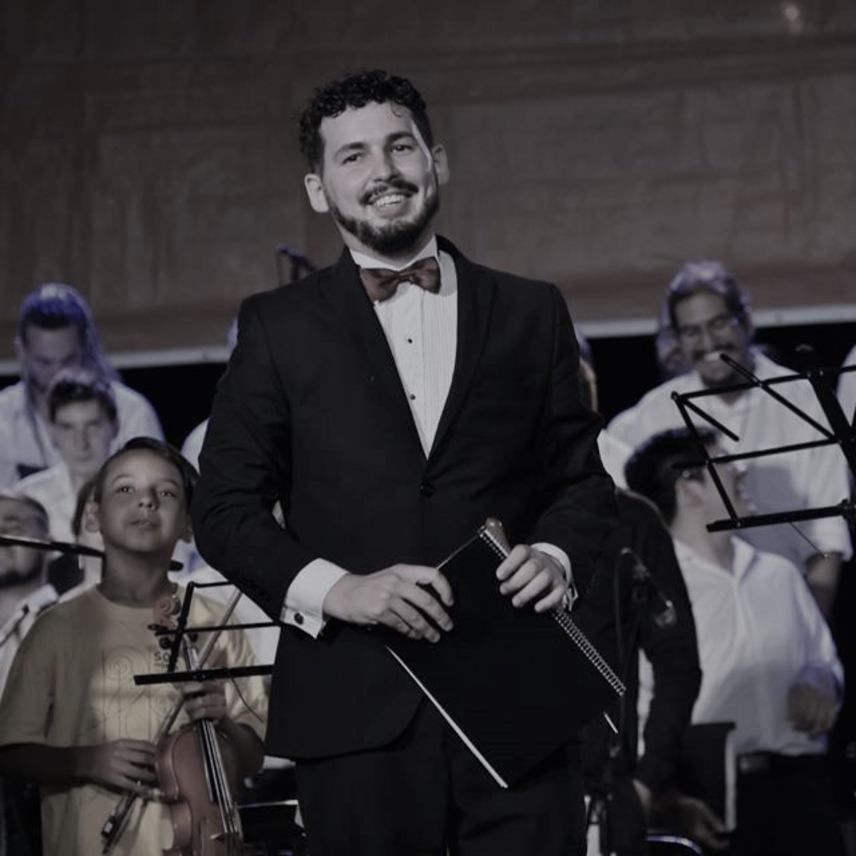 La vida es una orquesta, Rodrigo Naffa