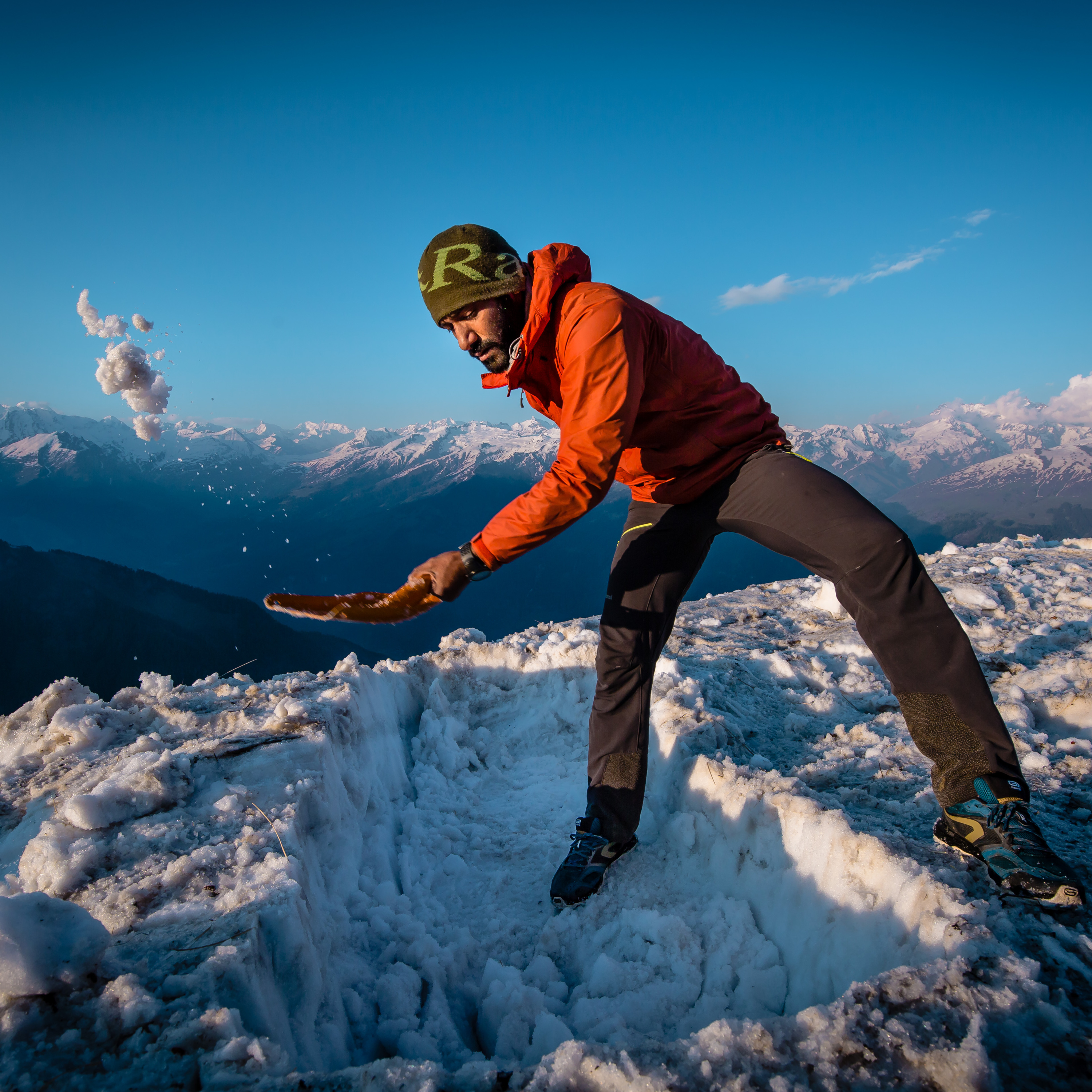 Factors to consider when buying mountain apparel 