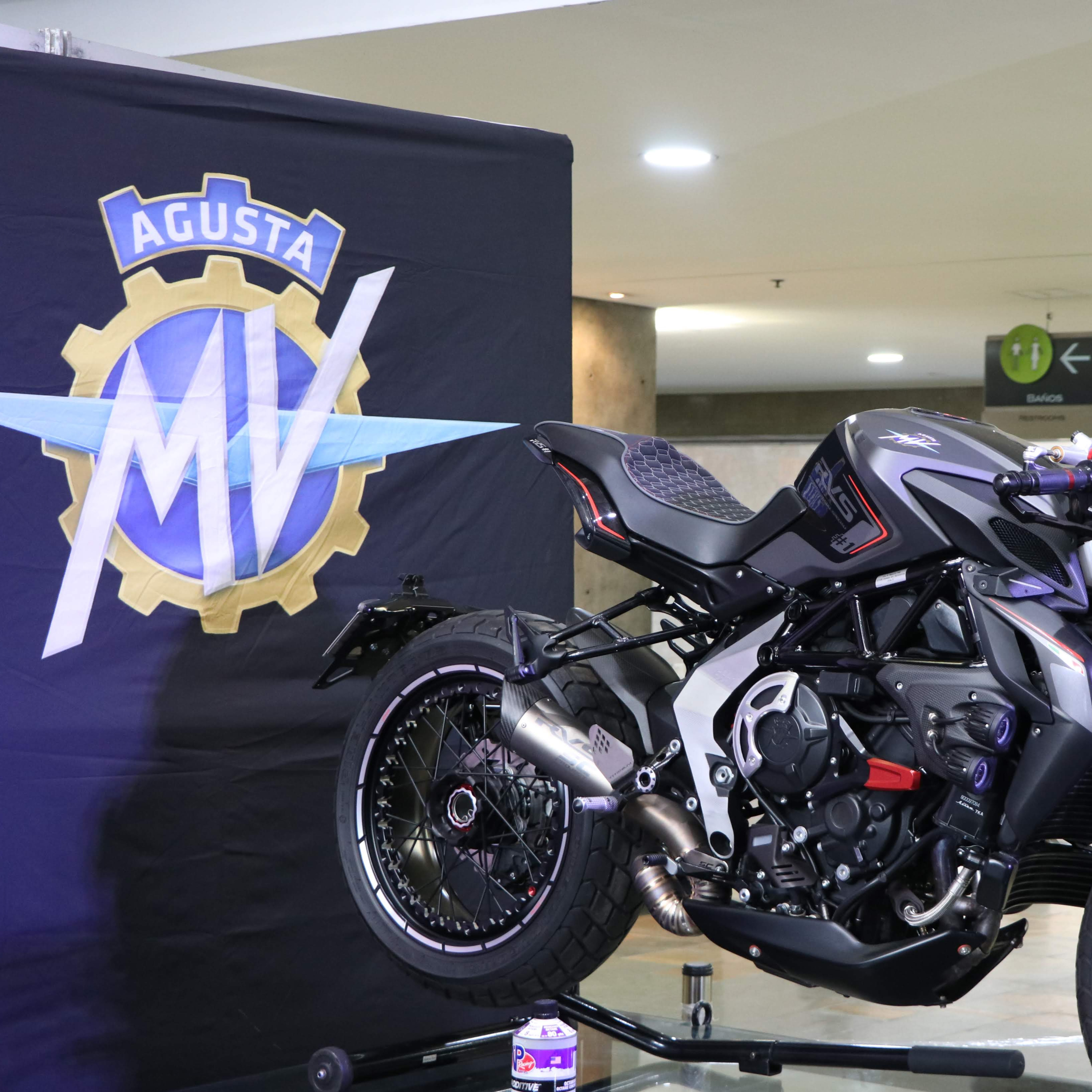 Esto se Jodio!!! MV Agusta vs Yamaha MT09
