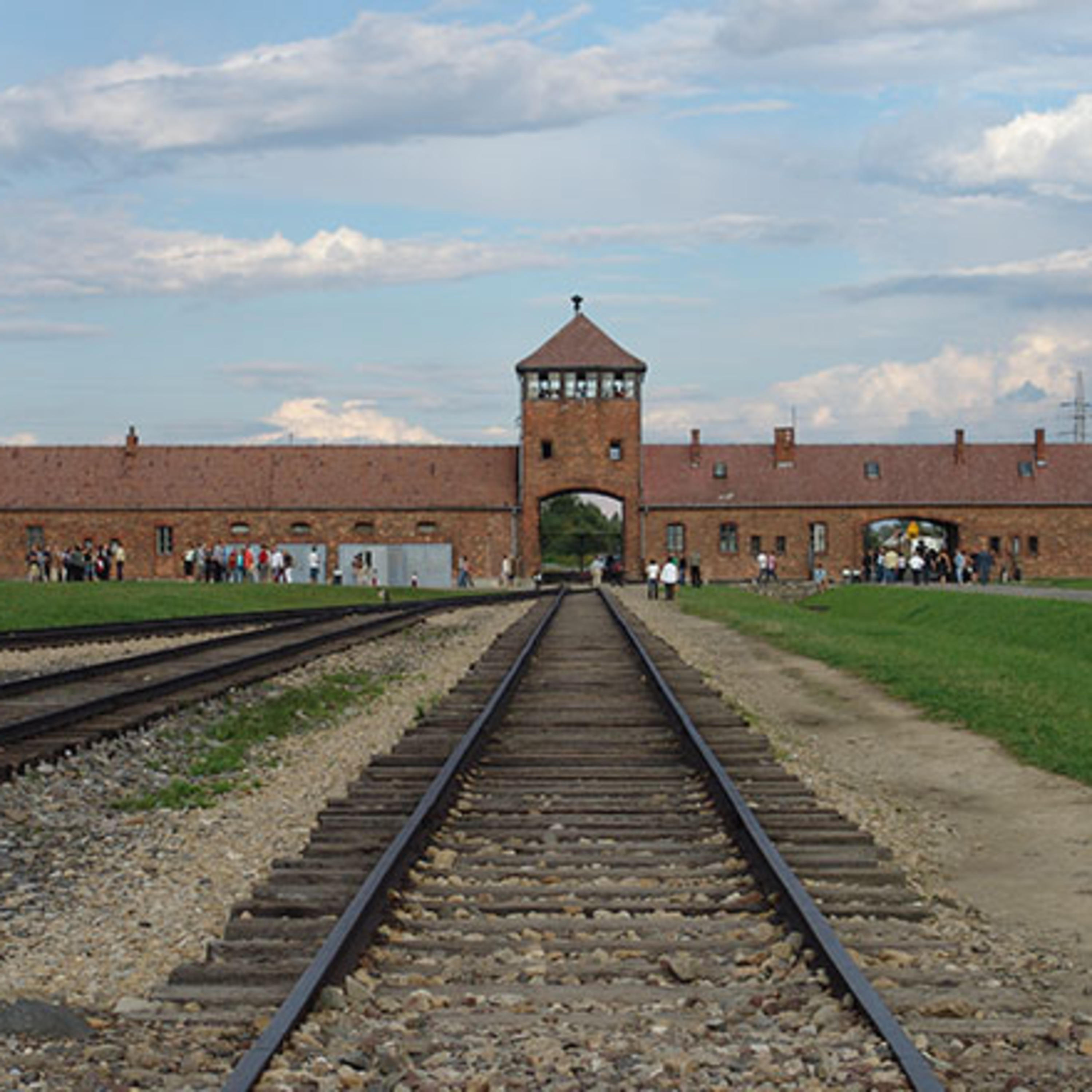 A 75 años de Aushwitz episode artwork