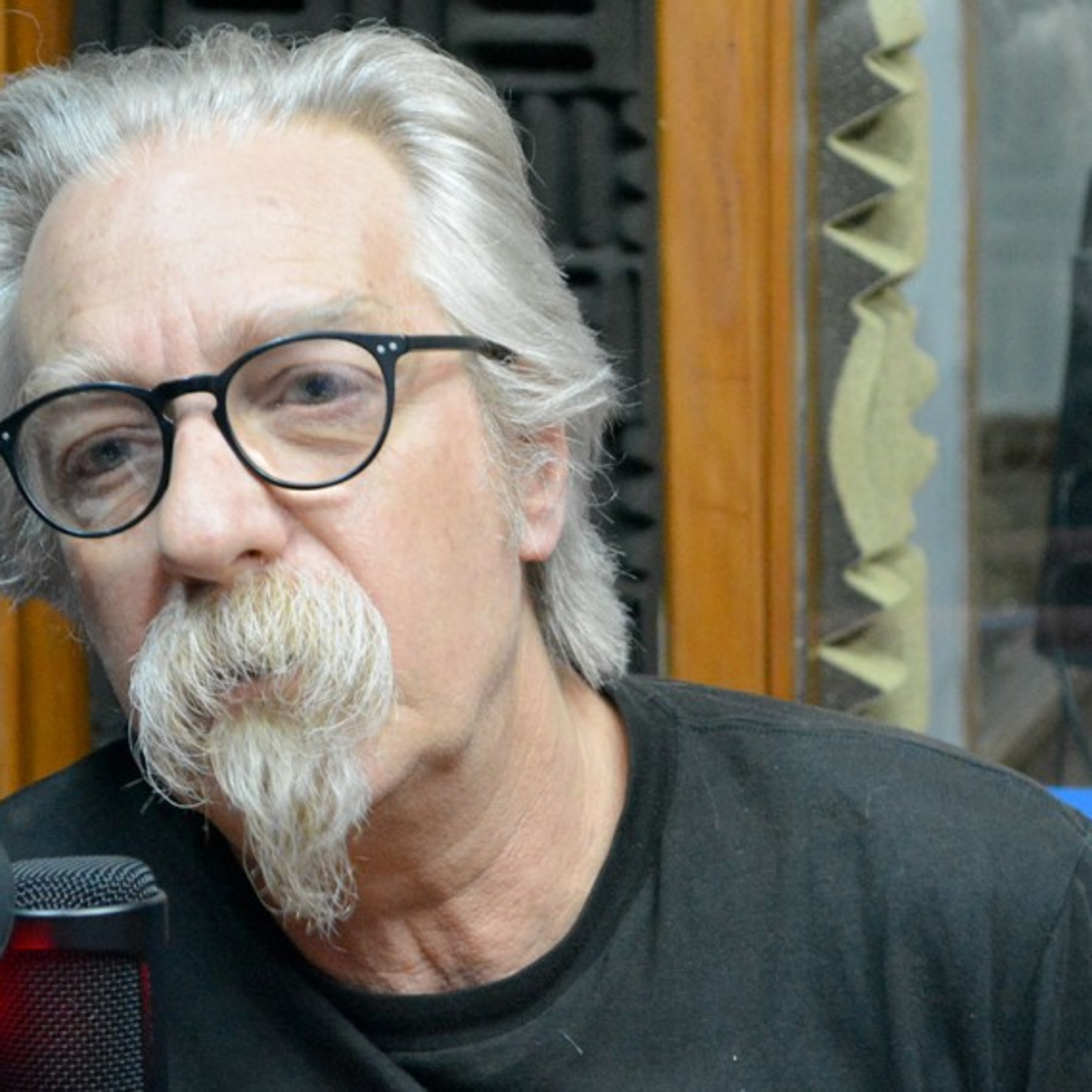 Gustavo Maca Wojciechowski presentó su libro de poesía “Lengua Araz” episode artwork