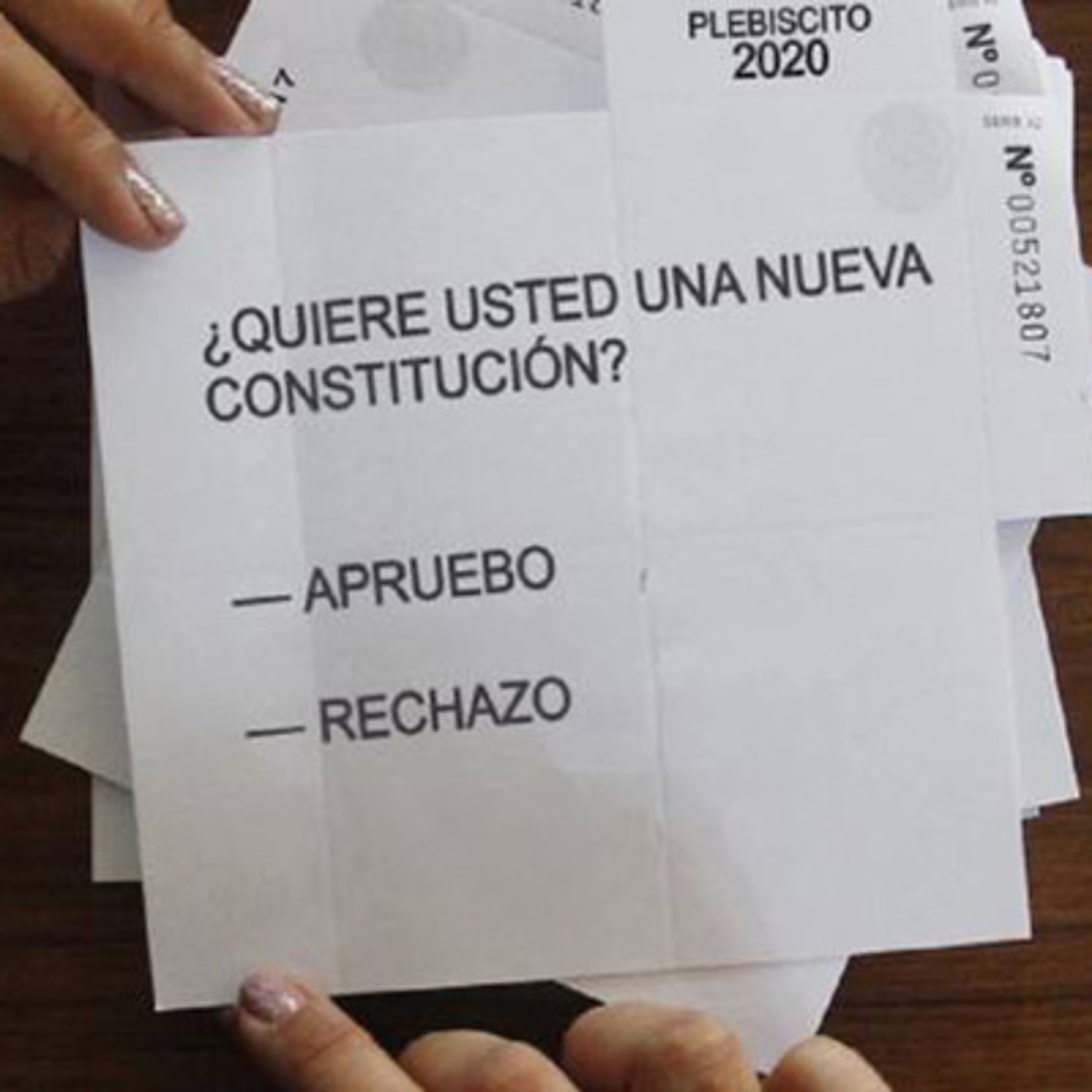 Plebiscito en Chile: "resultado insólito y simbólico", según historiadora y periodista episode artwork
