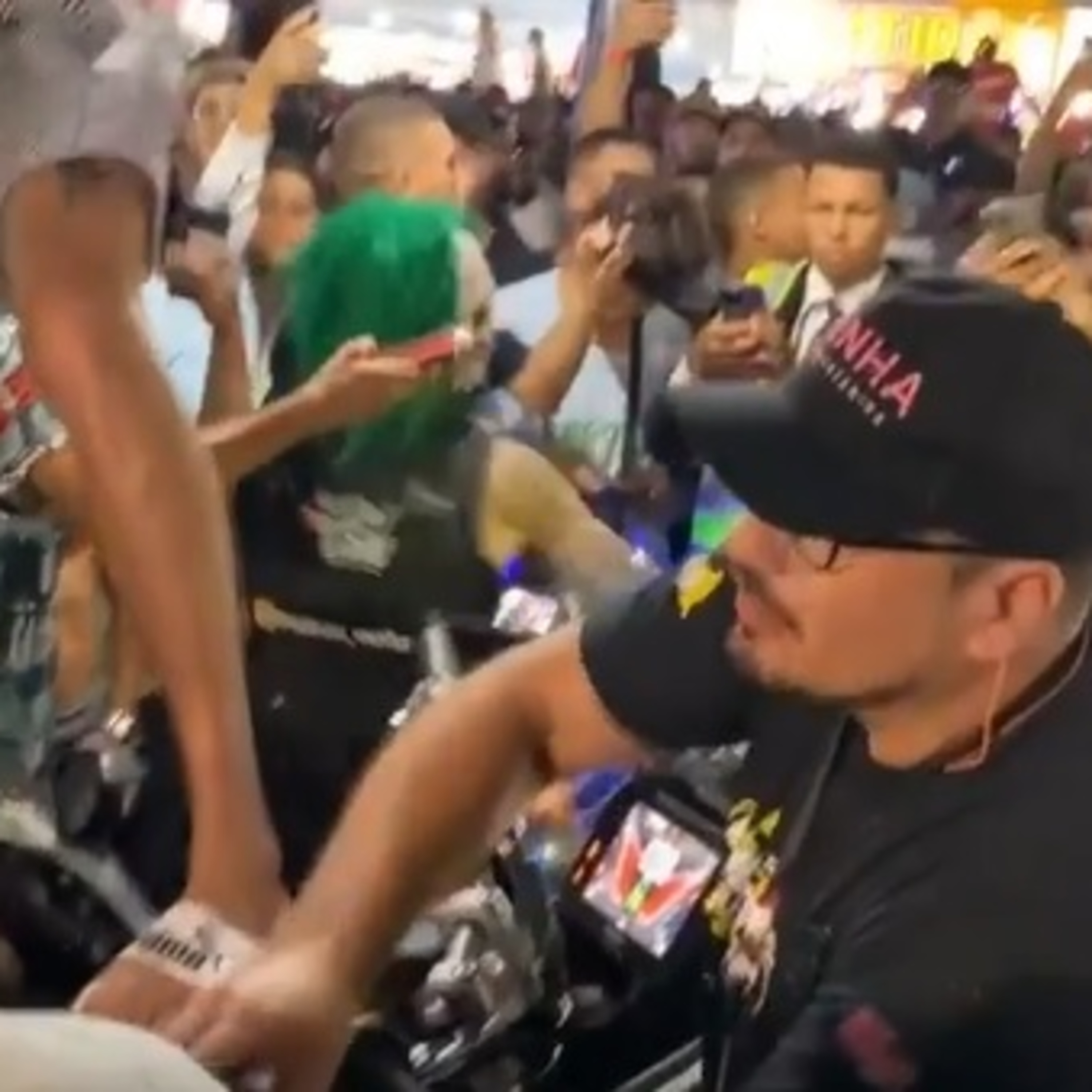 Moto Carrero gera queixas de moradores, motorista de ônibus ameaça passageiros e mais episode artwork