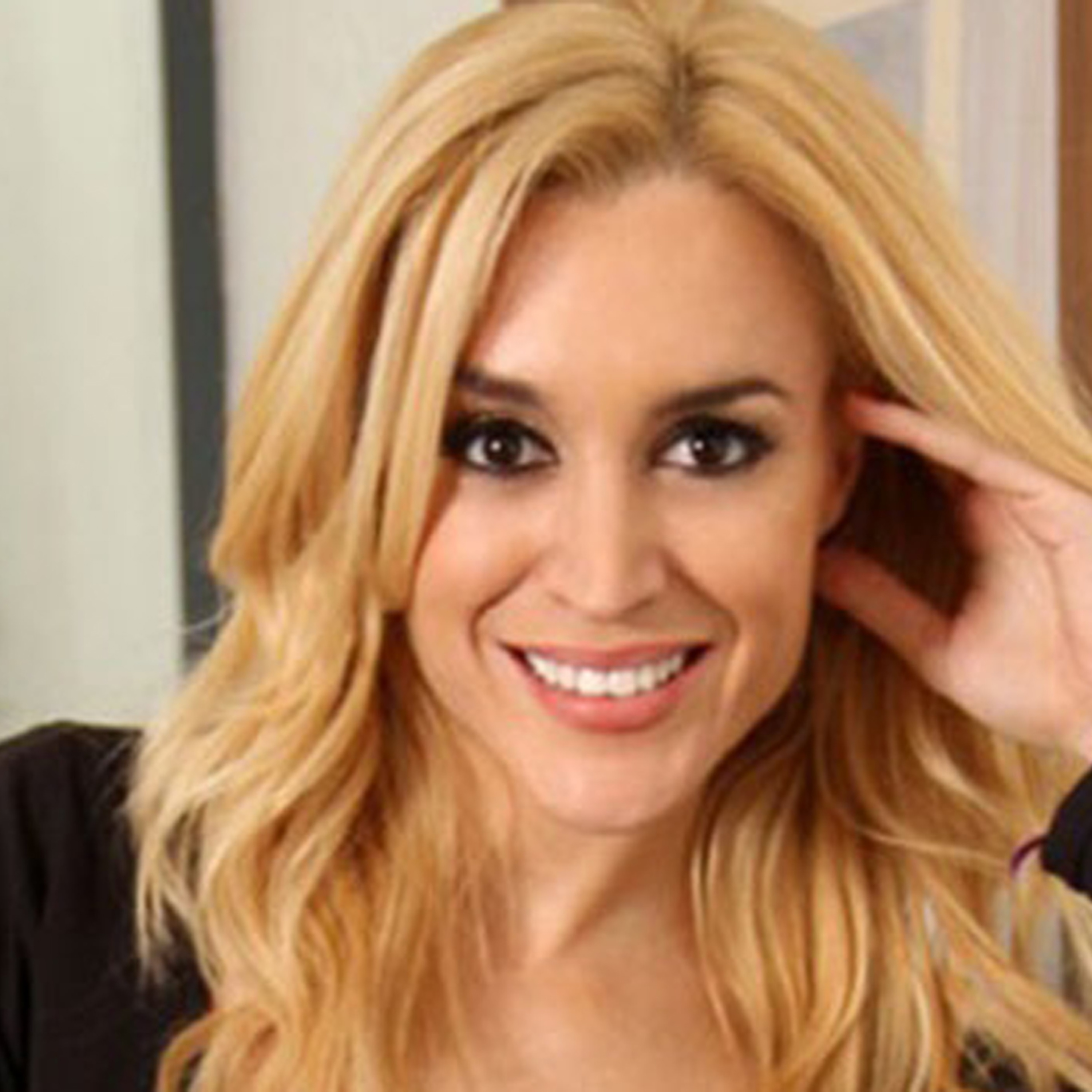 6- Fátima Florez episode artwork