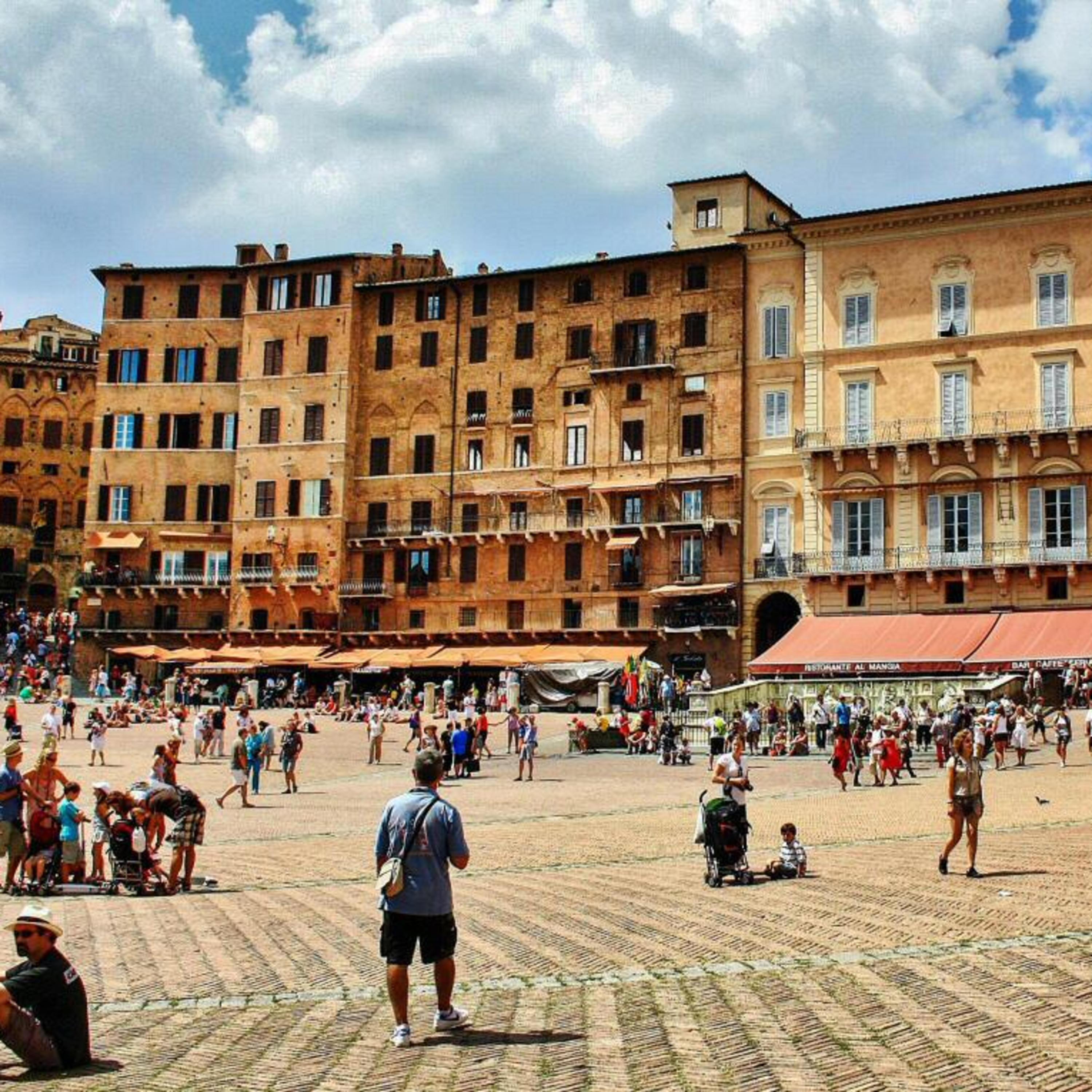 Piazza del Campo episode artwork