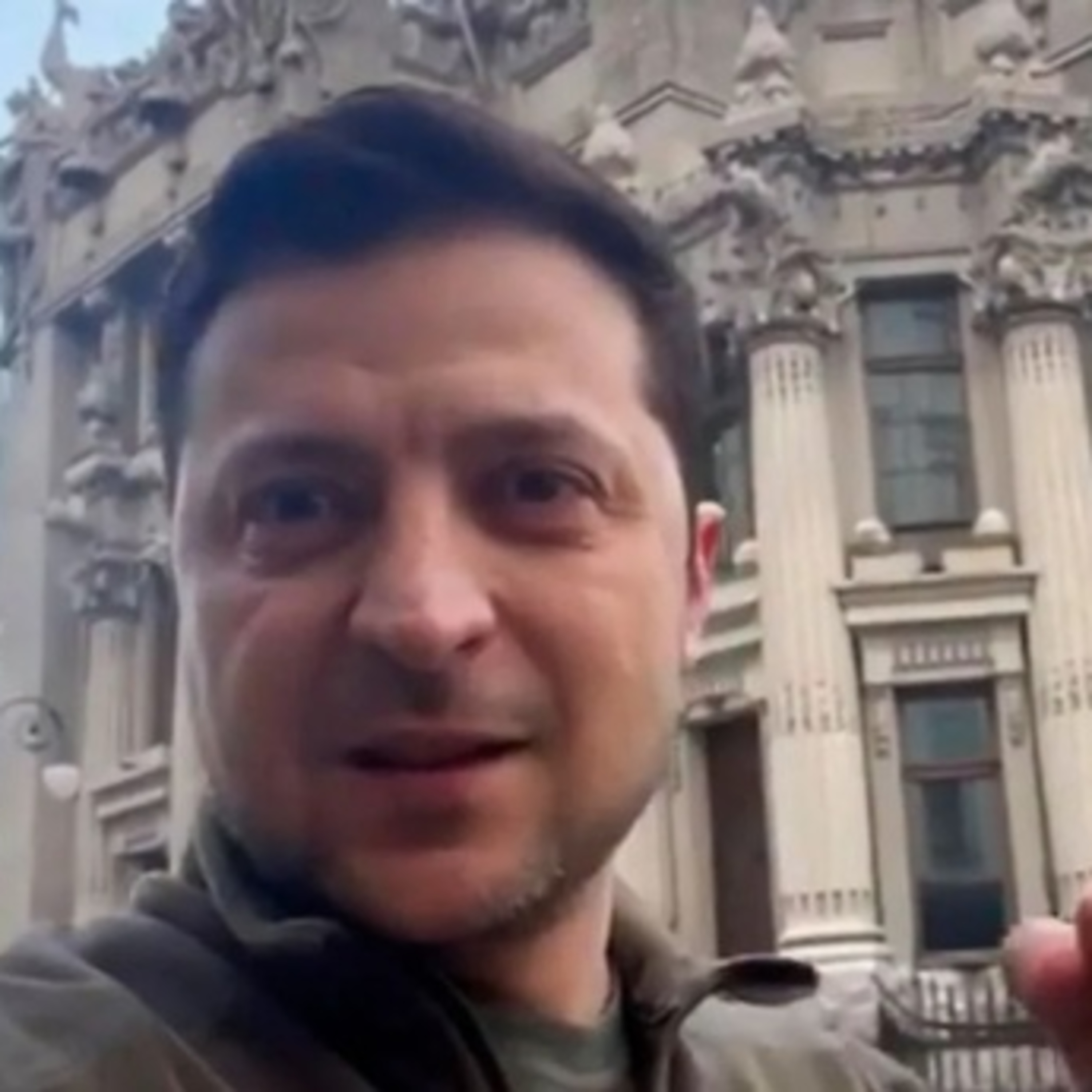 Volodymyr Zelensky: Từ diễn viên hài thành tổng thống thời chiến episode artwork