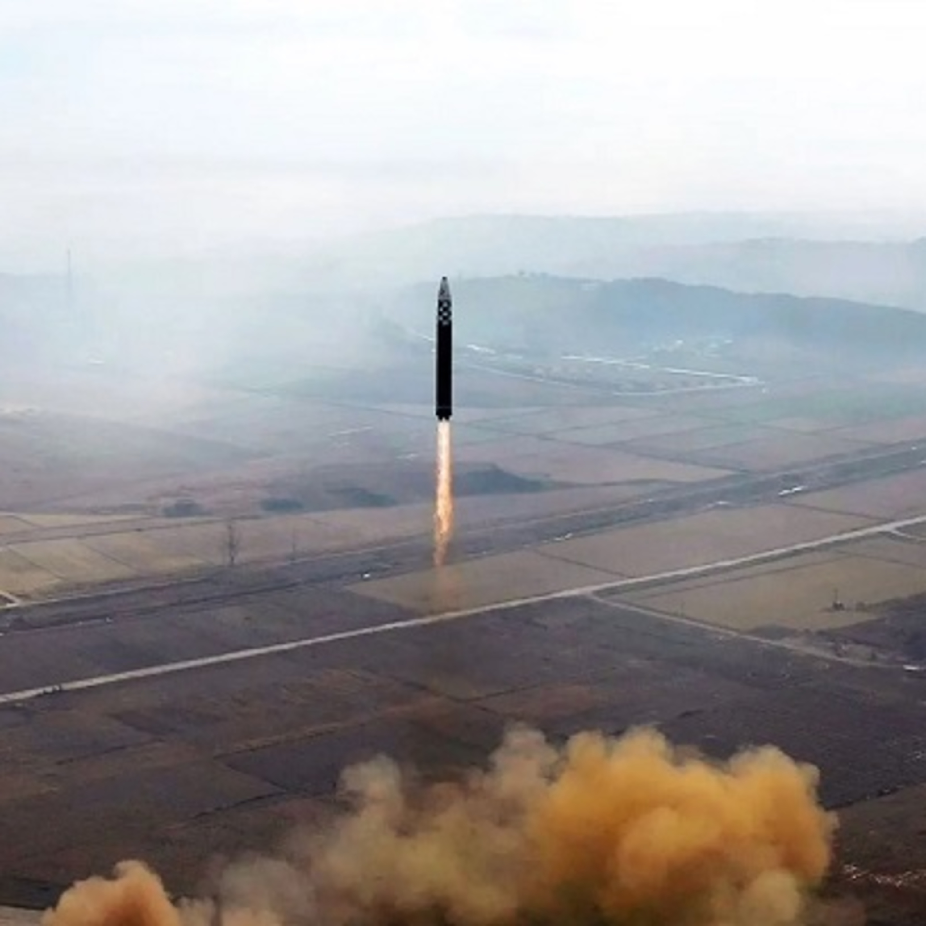 Lý do Hàn Quốc cân nhắc tự phát triển vũ khí hạt nhân