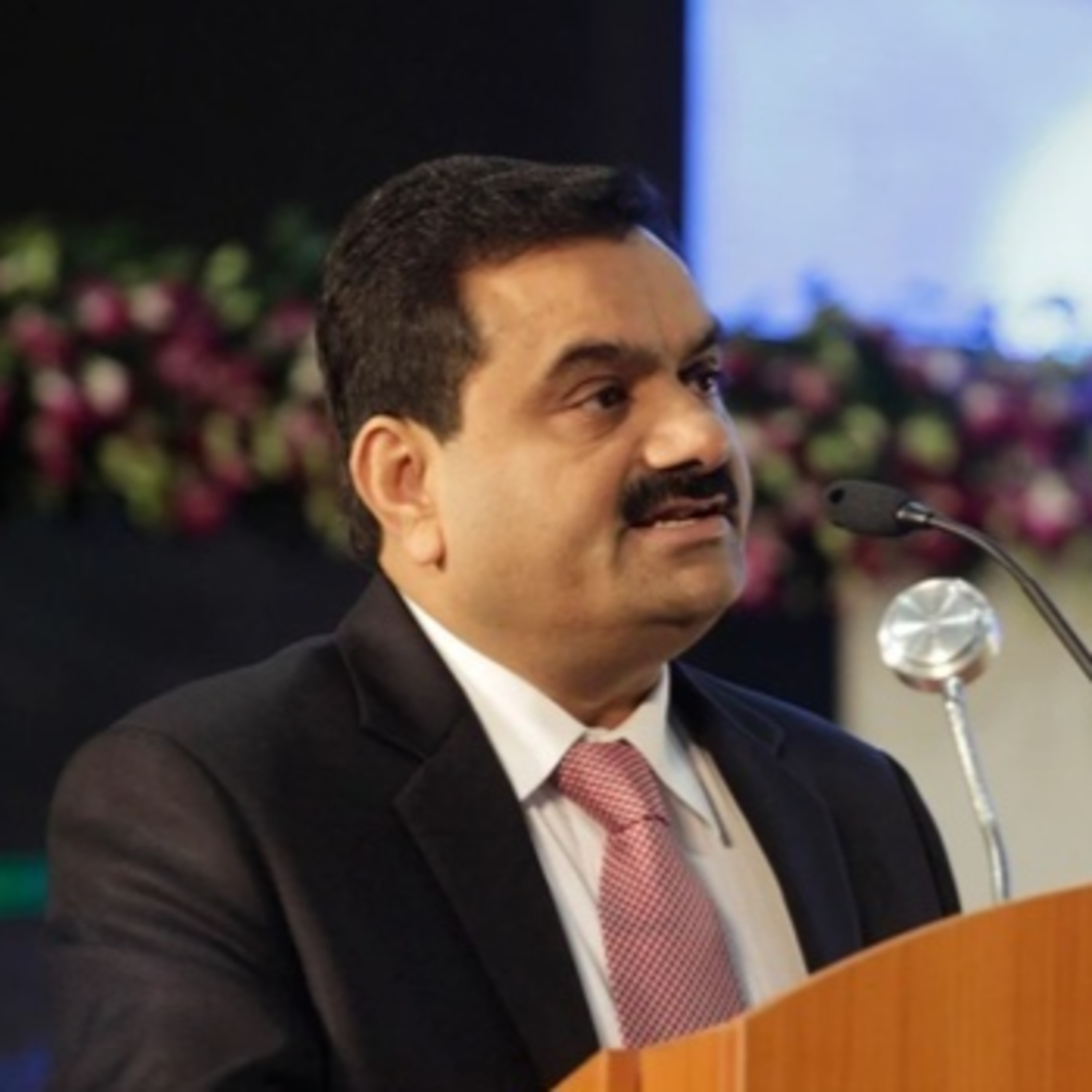 Gautam Adani và Chủ nghĩa Tư bản Ấn Độ Mới