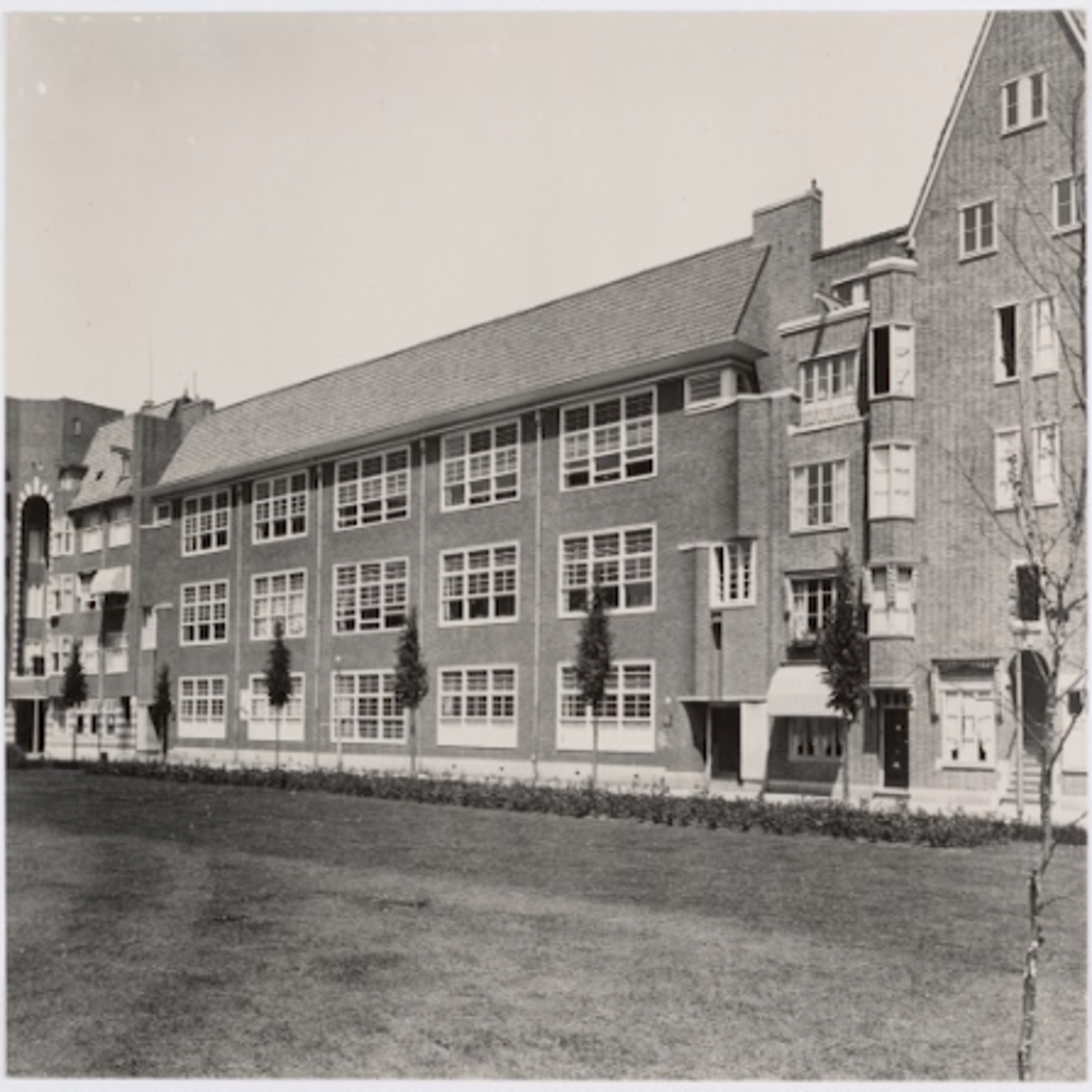 Een audiowandeling door de Amsterdamse Rivierenbuurt (1933 - 1945)