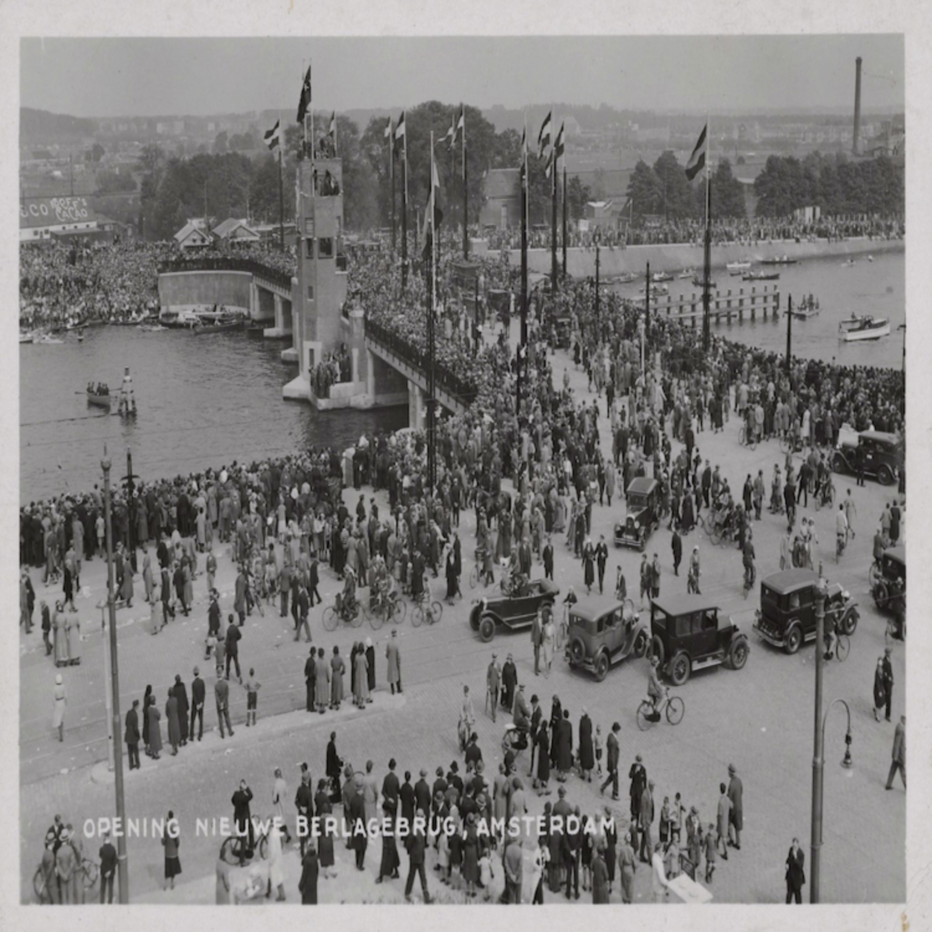 Een audiowandeling door de Amsterdamse Rivierenbuurt (1933 - 1945)