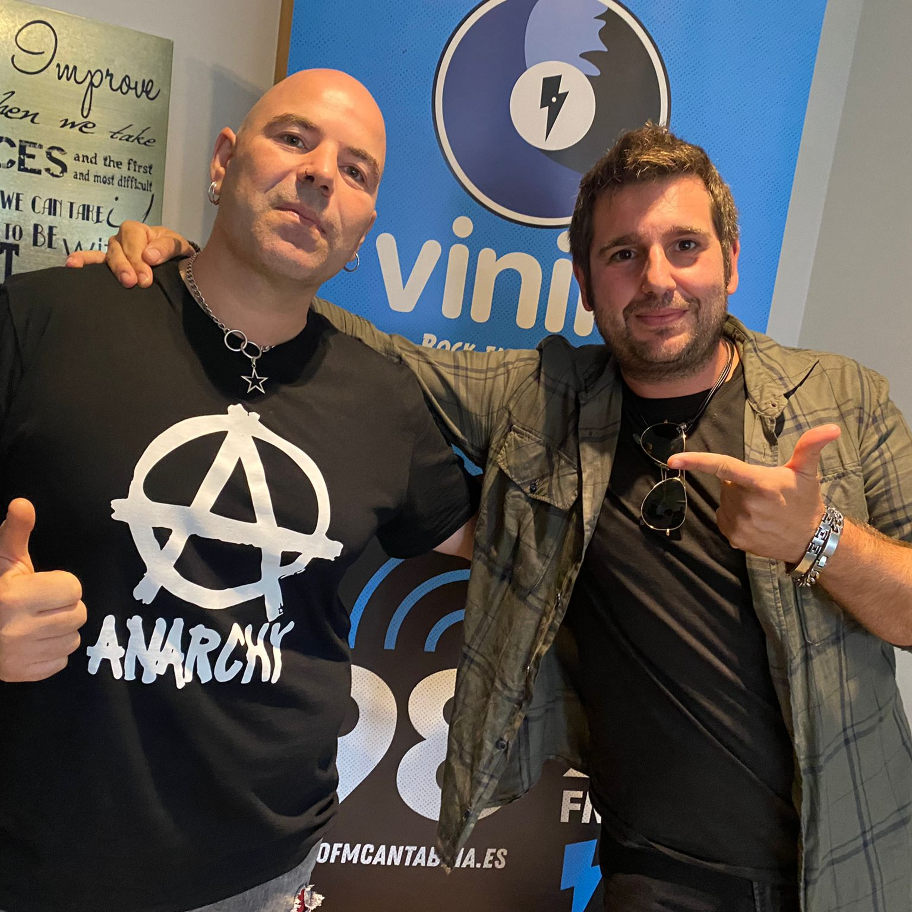 VINILO FM | CANTABRIA 98.9 FM