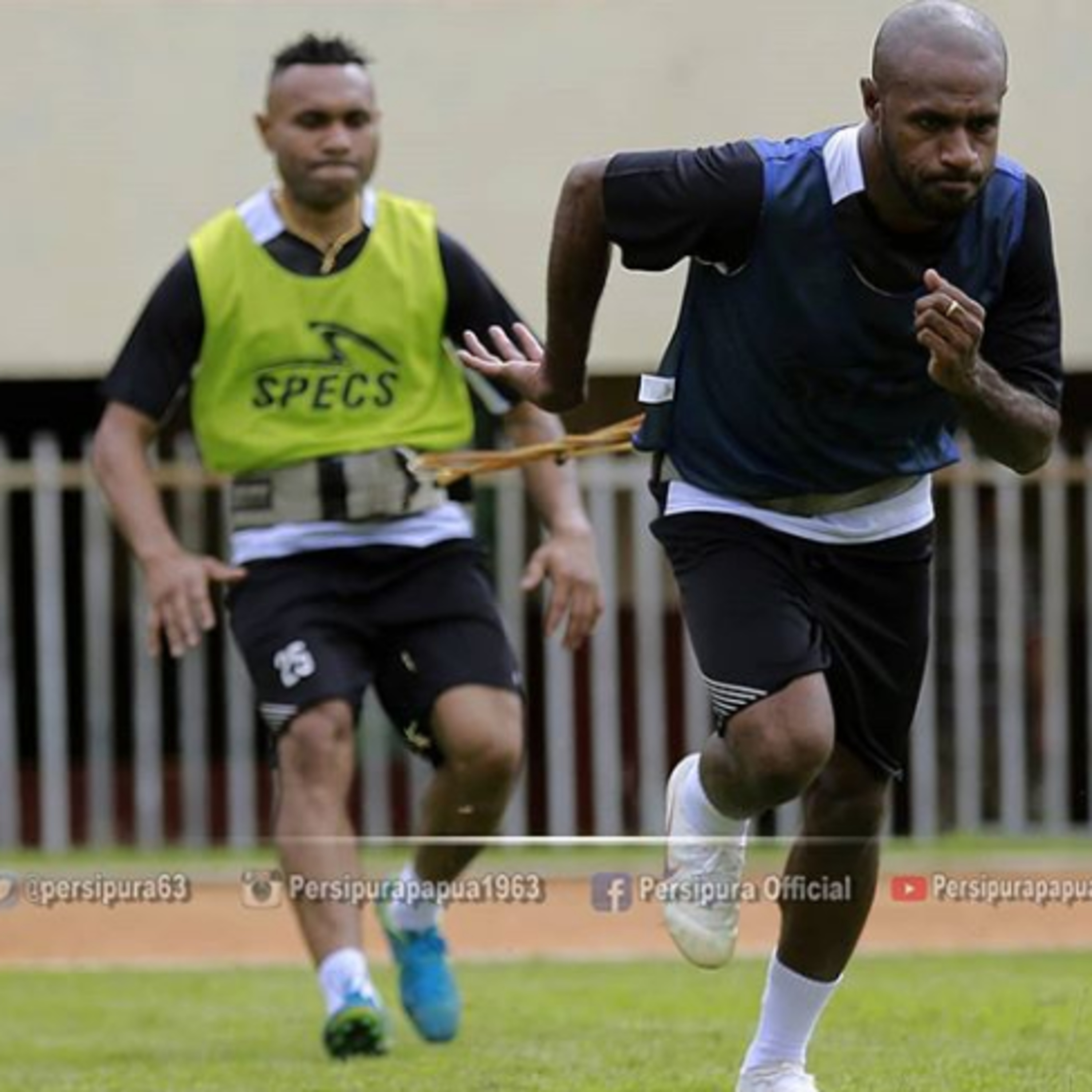4. Prediksi Persib vs Persipura, 2-2?