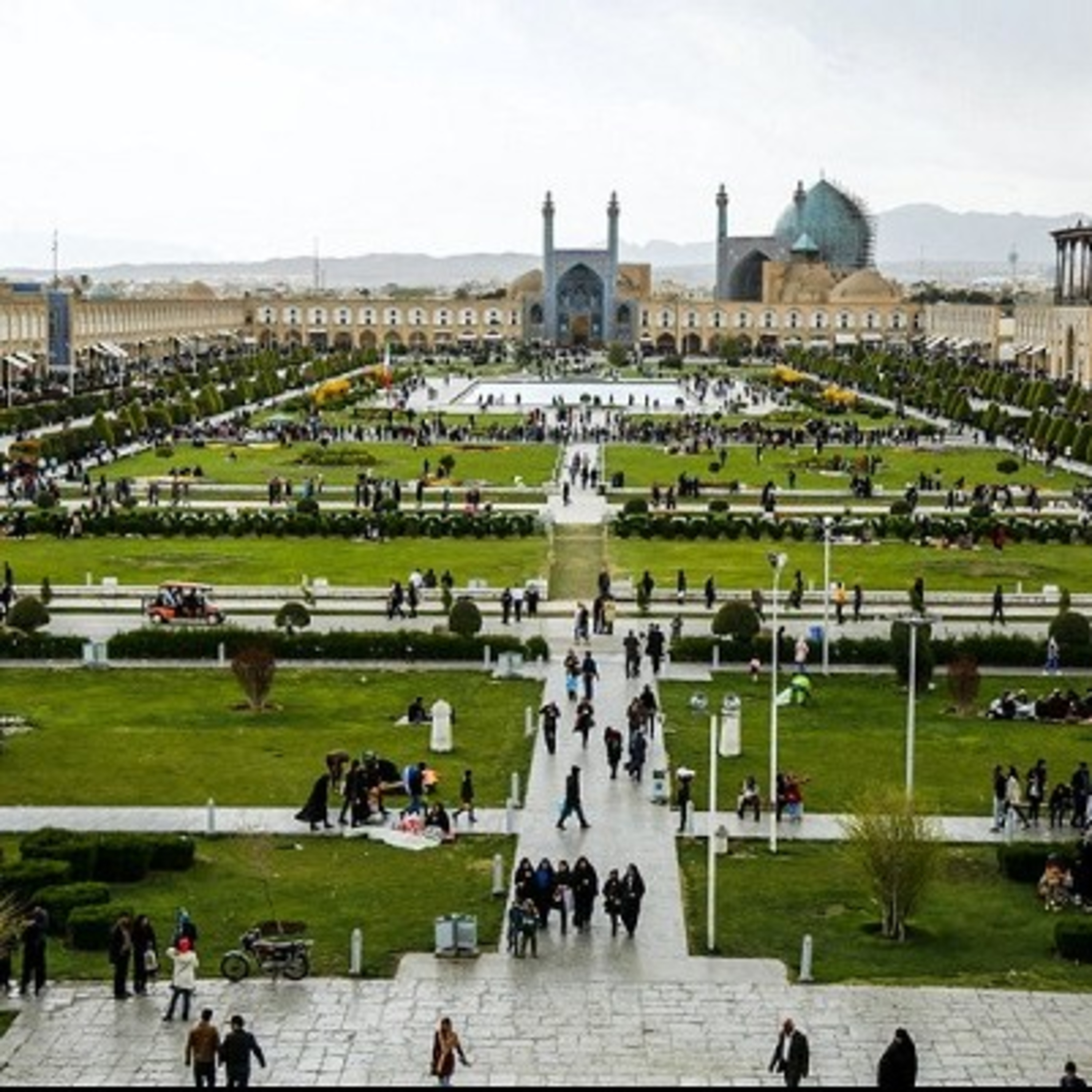 کاور پادکست ایرانمهر ۳۰_مرتضوی_اصفهان_میدان نقش جهان