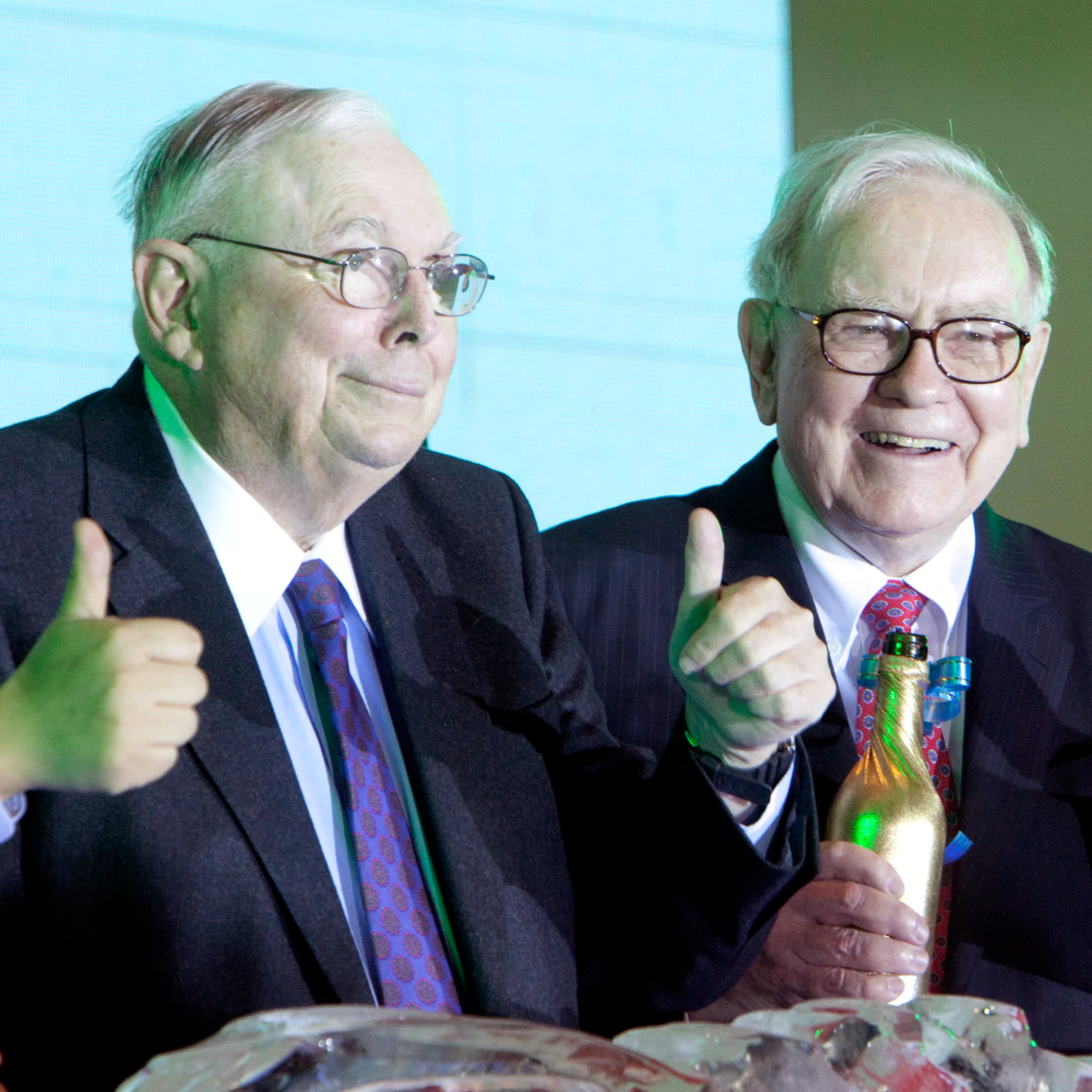 Warren Buffett's most Funny & Witty Moments | Learn & Laugh episode artwork