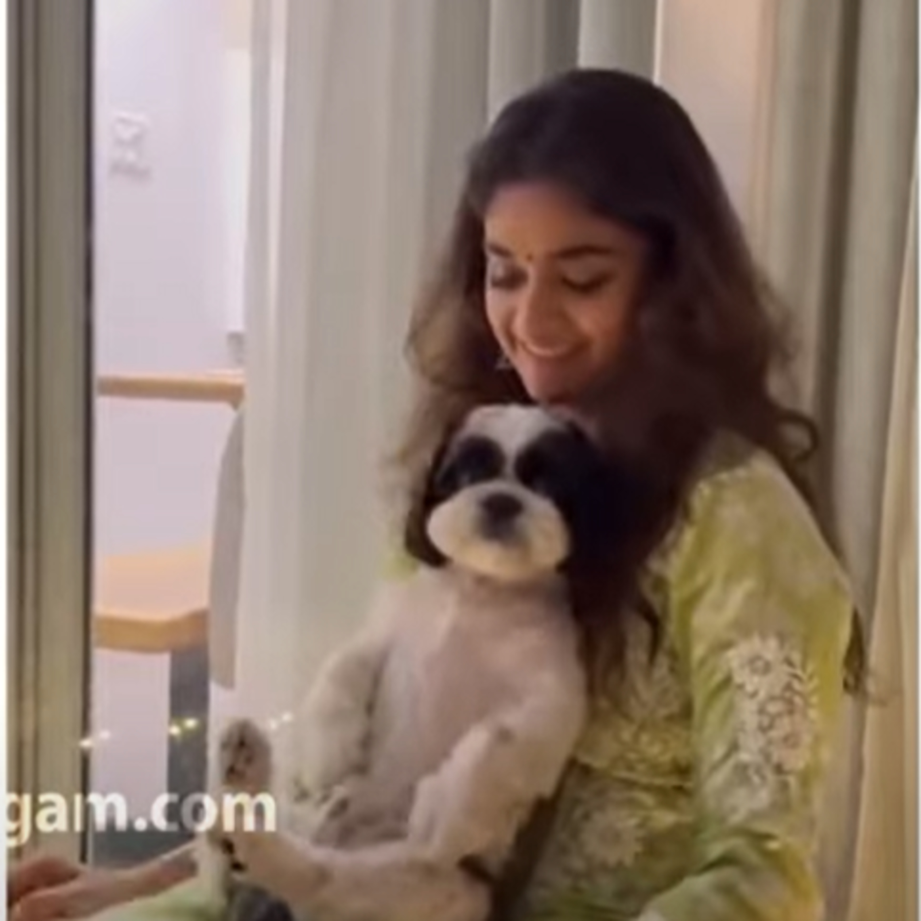 Keerthy Suresh's cute reels on Tum Tum song goes Viral episode artwork