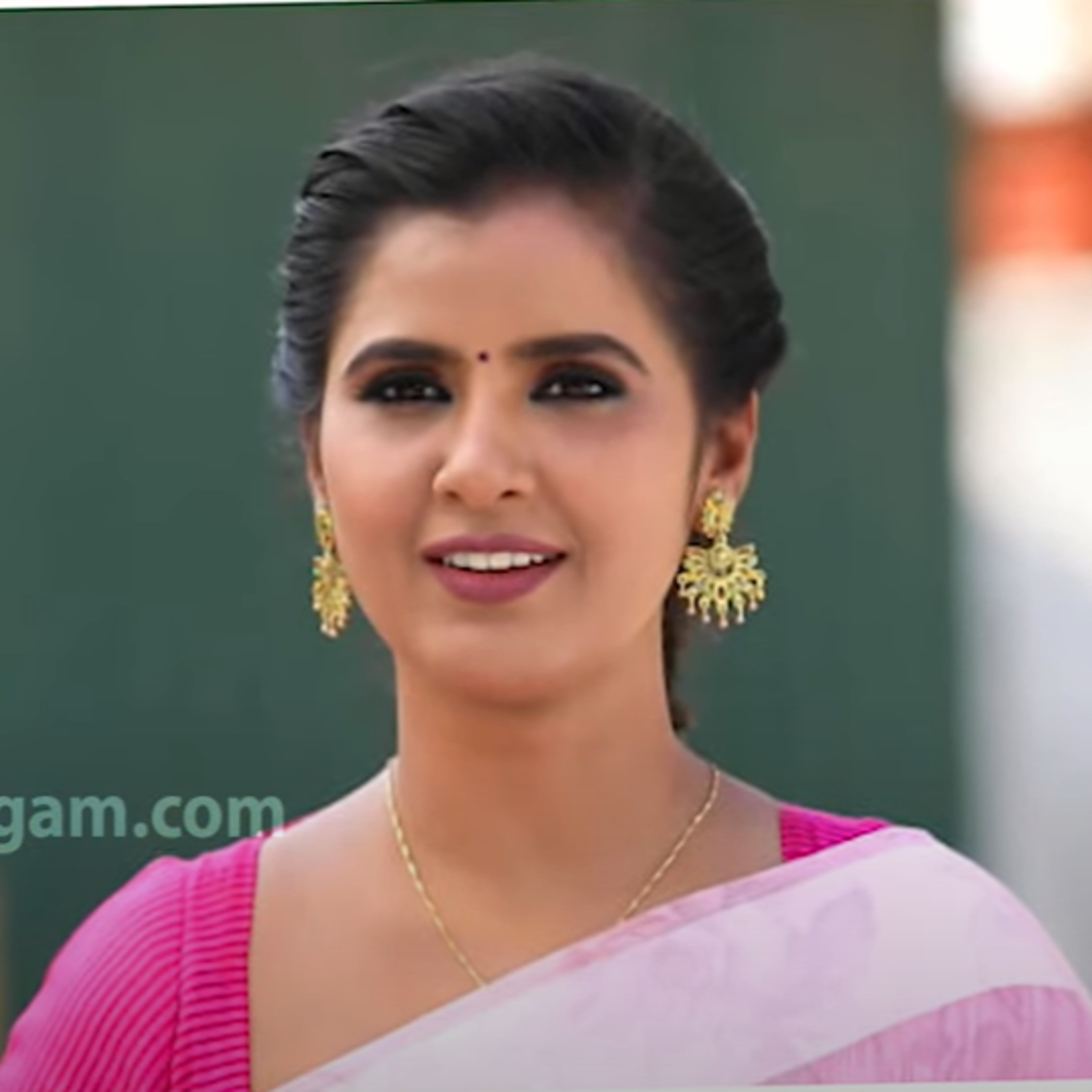 Baakiyalakshmi Jennifer is blessed with a Baby Boy episode artwork