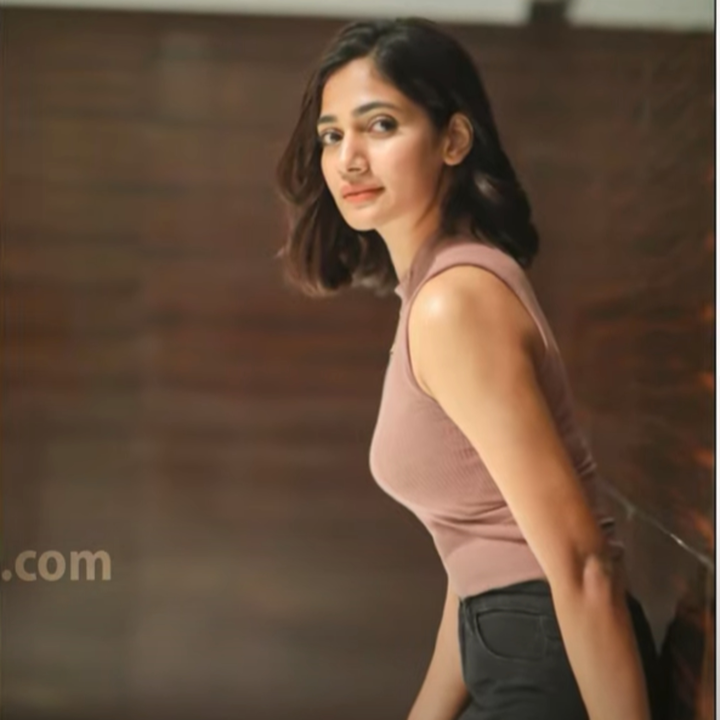 Bigg Boss Losliya's weight loss transformation - Fat to Fit episode artwork