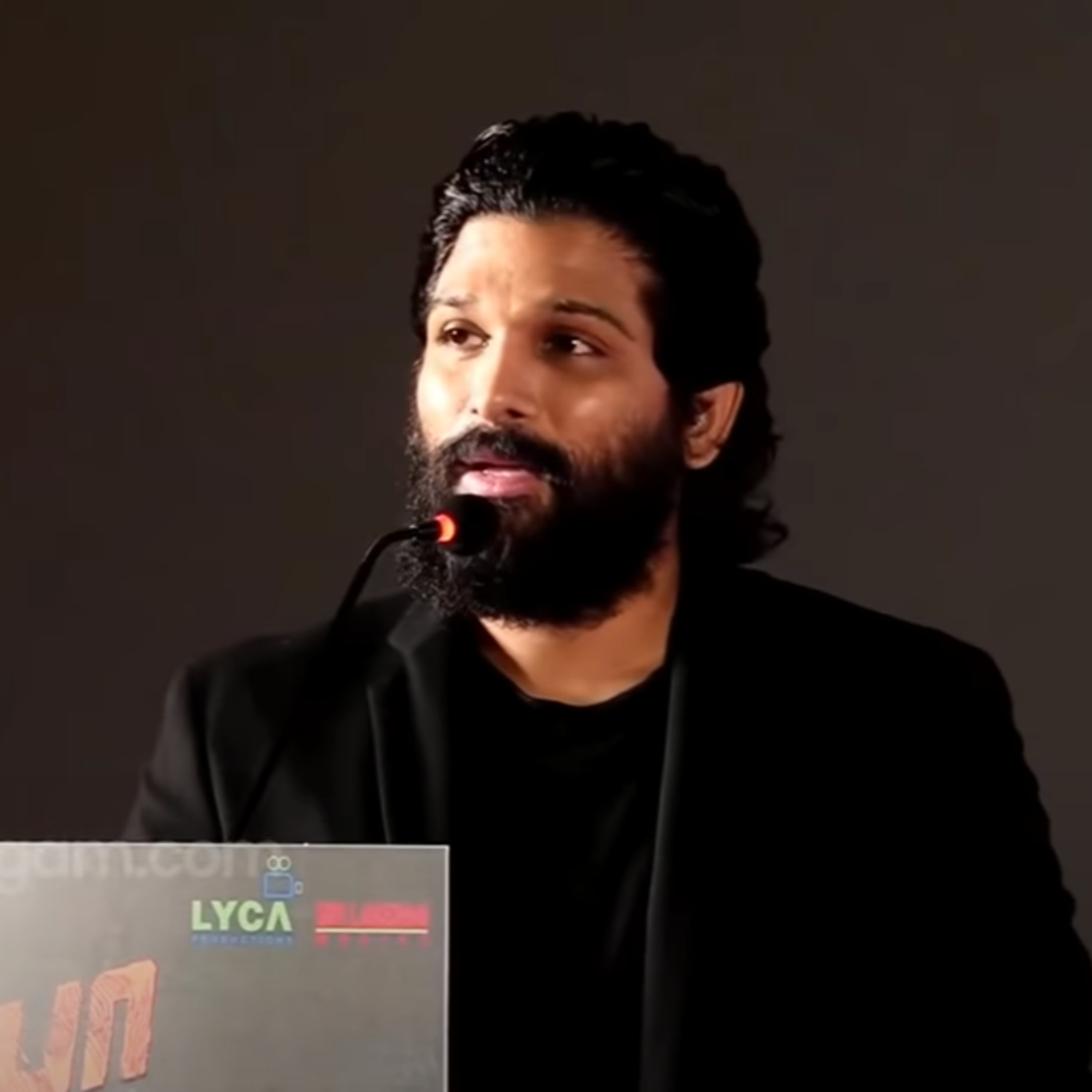 Allu Arjun fans fight at Theatre - Pushpa Movie episode artwork