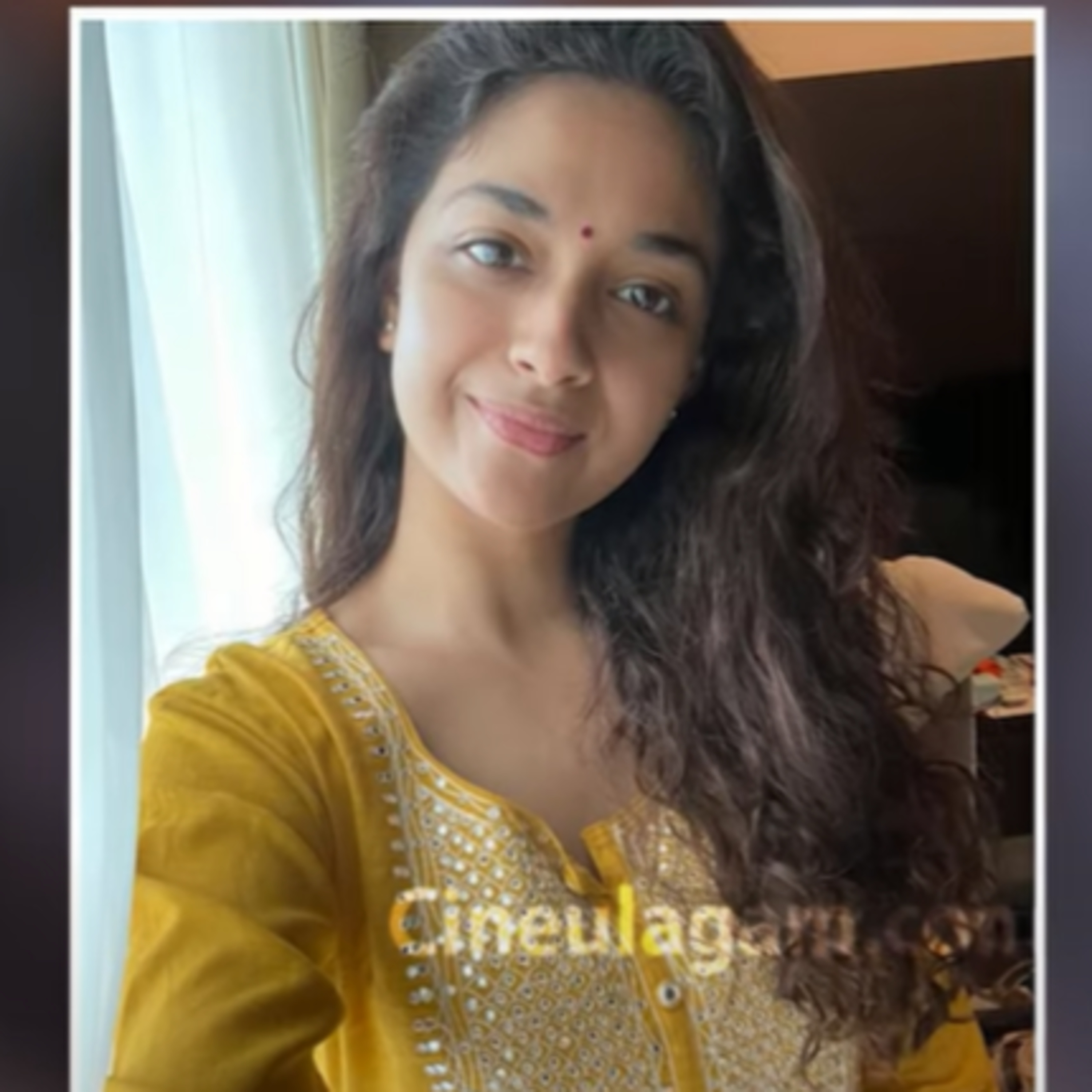 Corona-வால் ஆளே மாறிய Keerthy Suresh - Viral Photo episode artwork