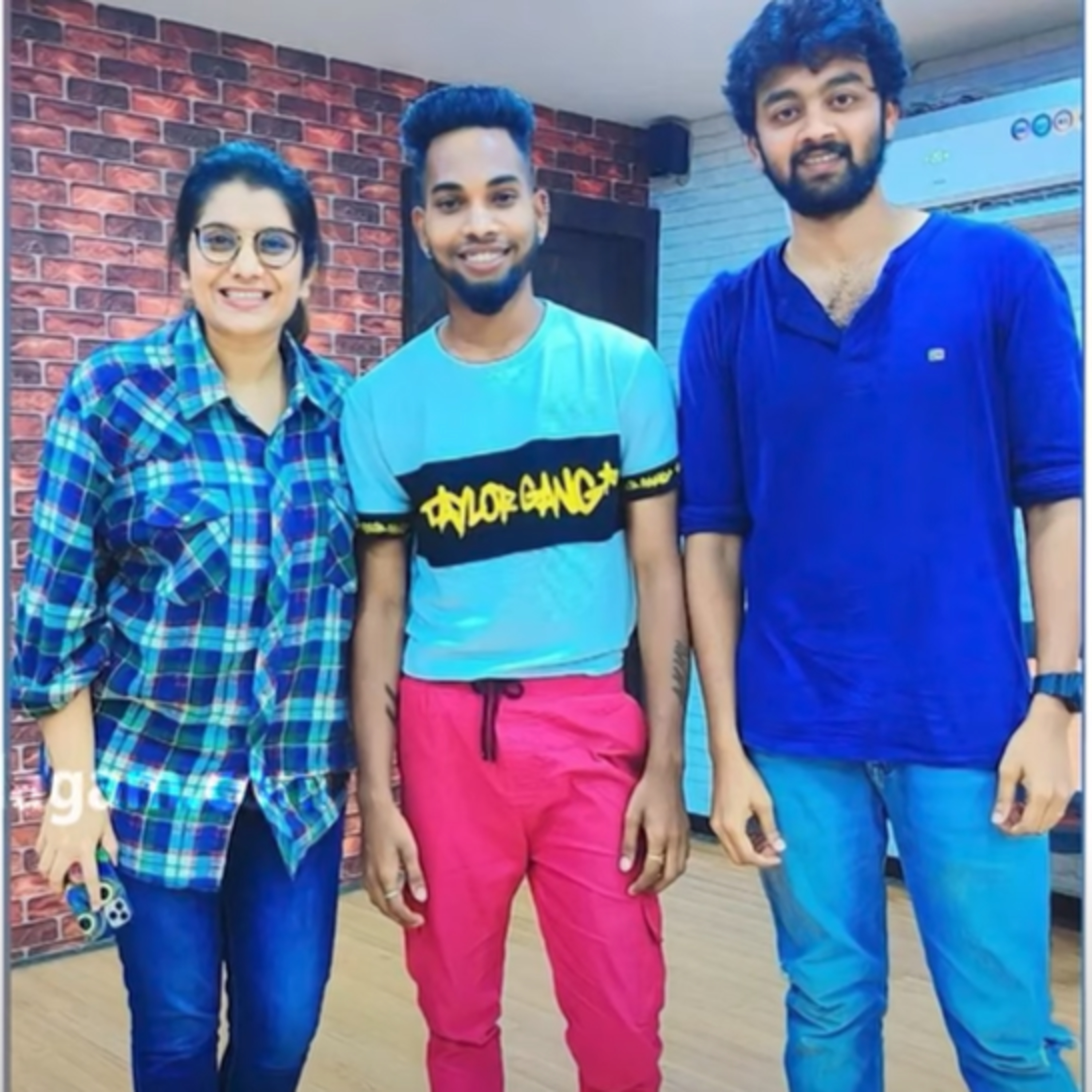 Bigg Boss Contestants அனைவரும் ஒன்றுகூடி ஆட்டம், பாட்டம் episode artwork