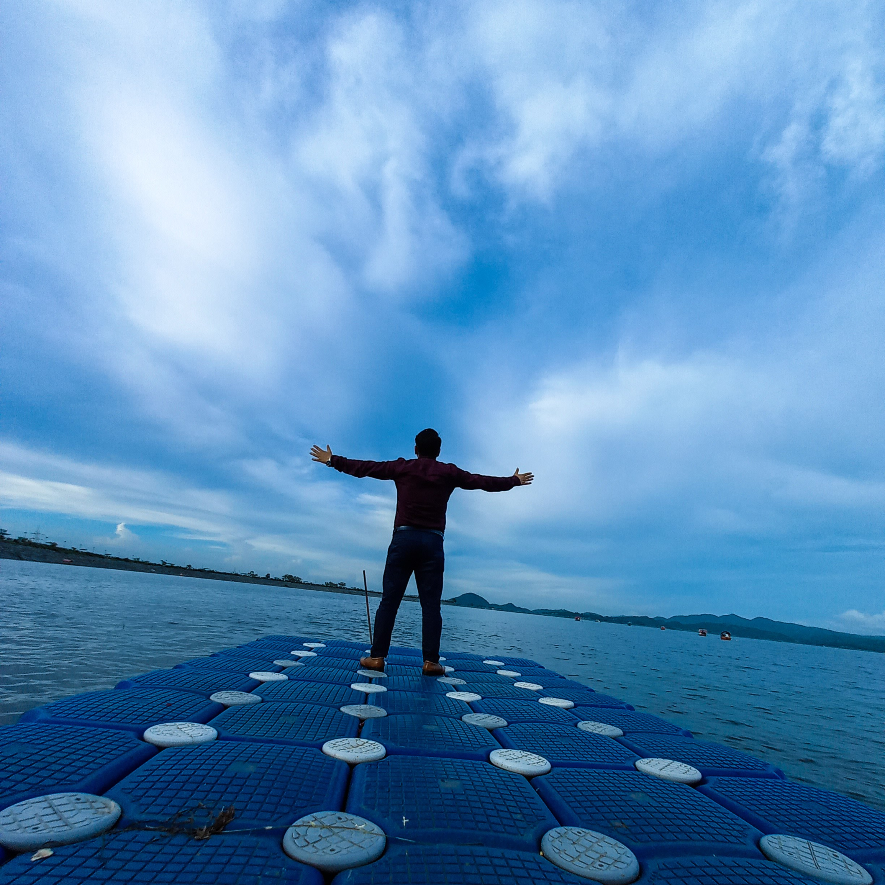 Hindi Motivational Poetry By Avinaw Pratik