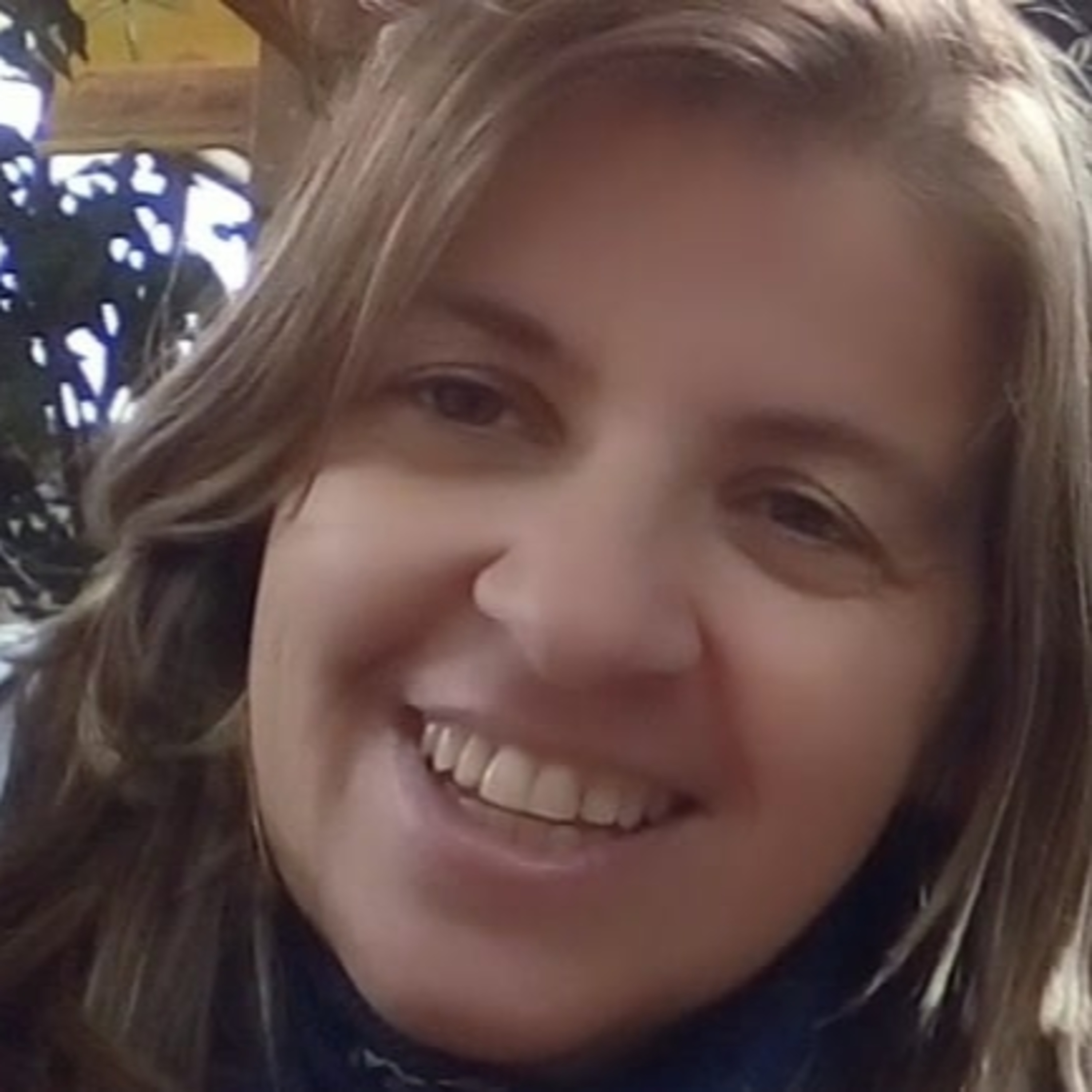 Entrevista a la escritora española Ana Belén Arbués del 4 de Agosto de 2021. episode artwork