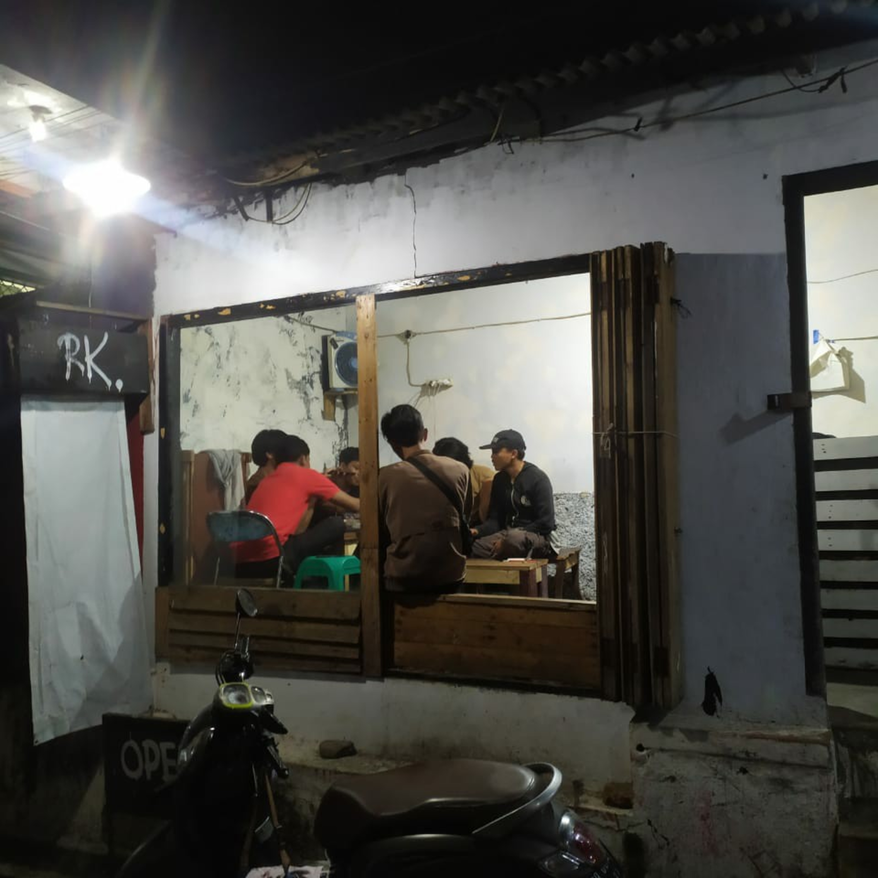 KORONG (Komunikasi Lorong)