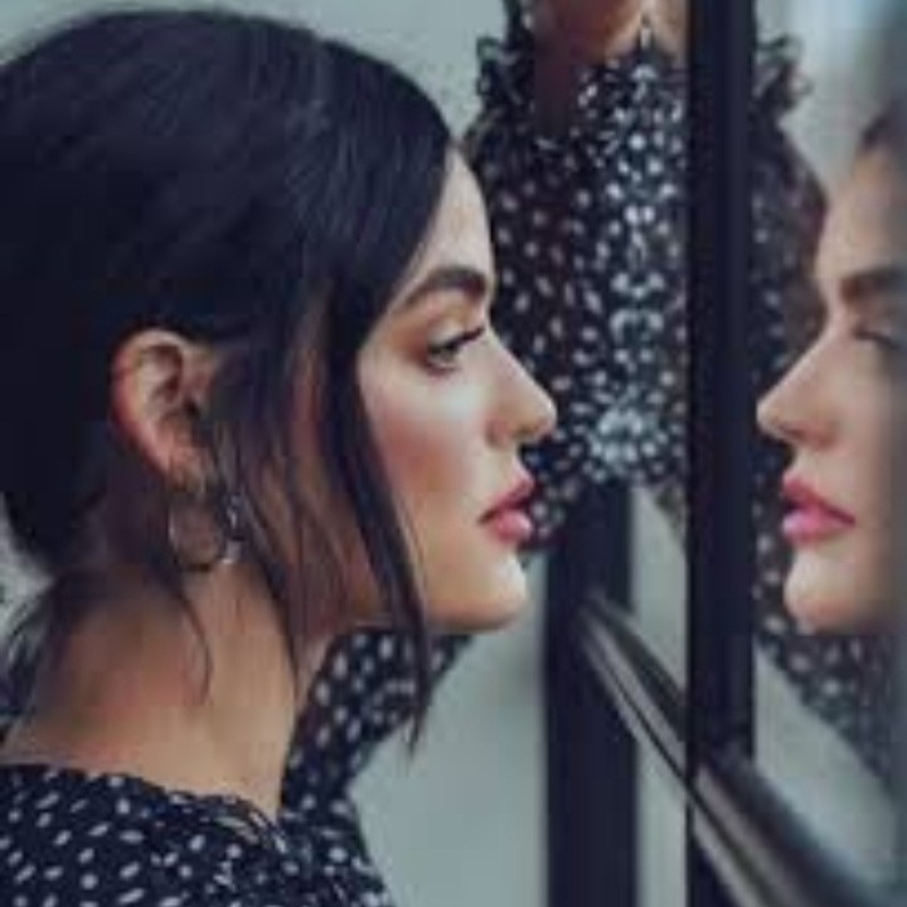 کاور دلتنگم و با هیچ کسم میل سخن نیست...