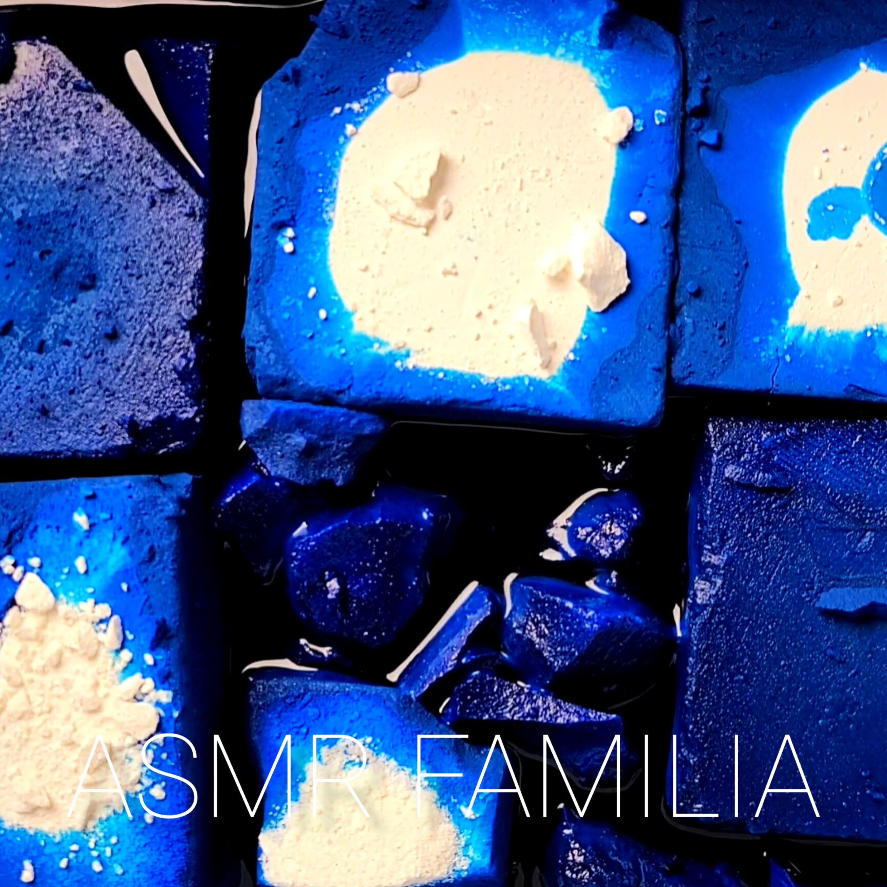 Pouring Blue Water to Dye Gym Chalk 🌊💙 (ASMR Pouring, Soaking, Creaking, Water Sounds)