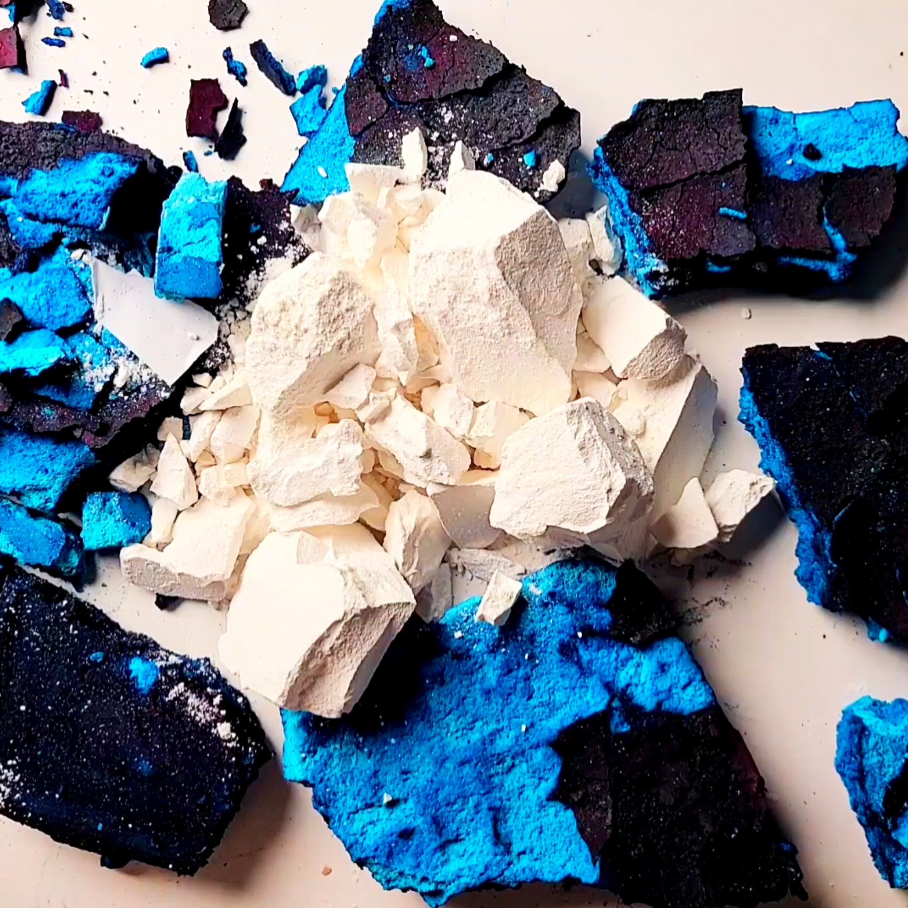 Deep Blue Cracked Slabs + Fresh Chalk 💙