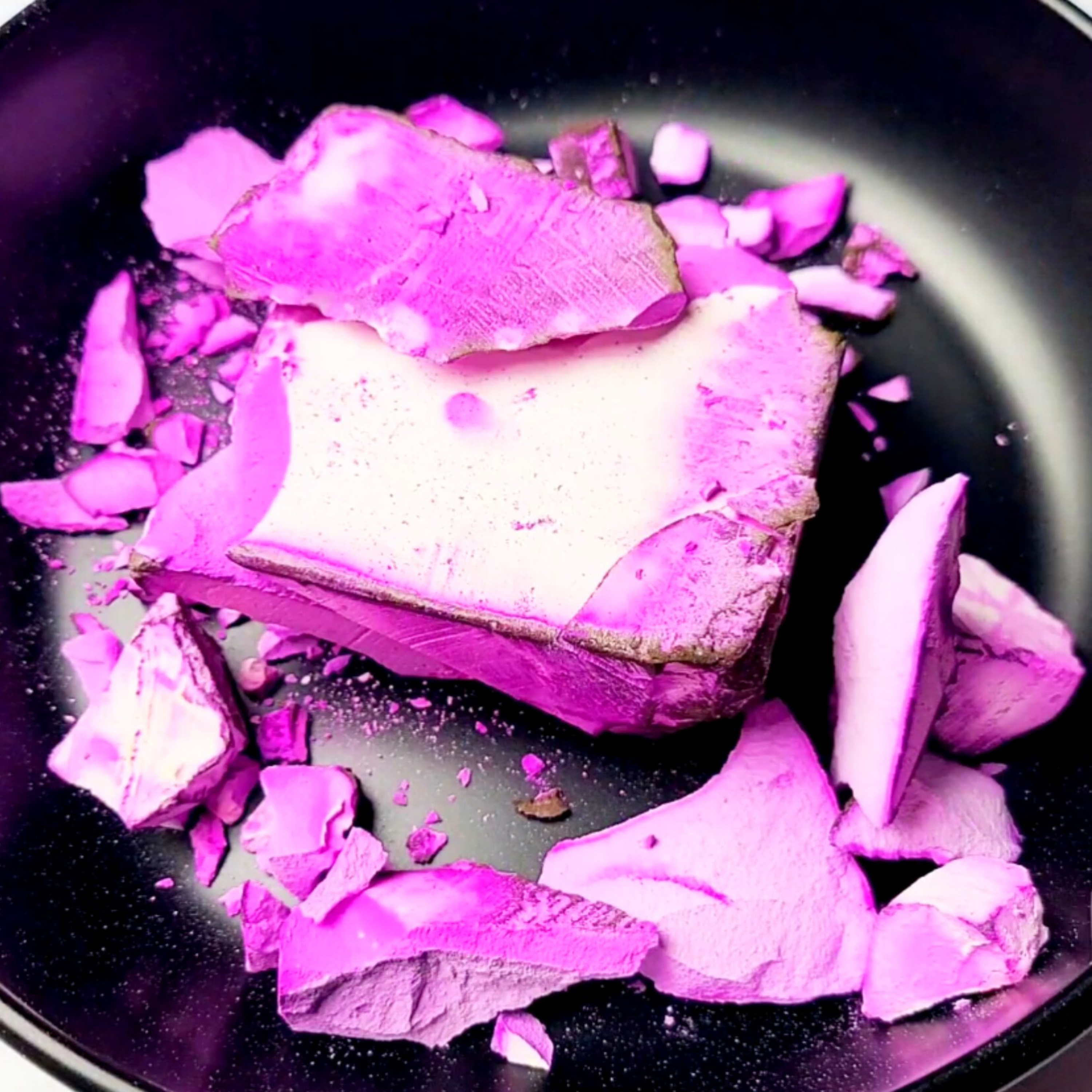 Fluffy Soft Fuchsia Dyed Gym Chalk Block