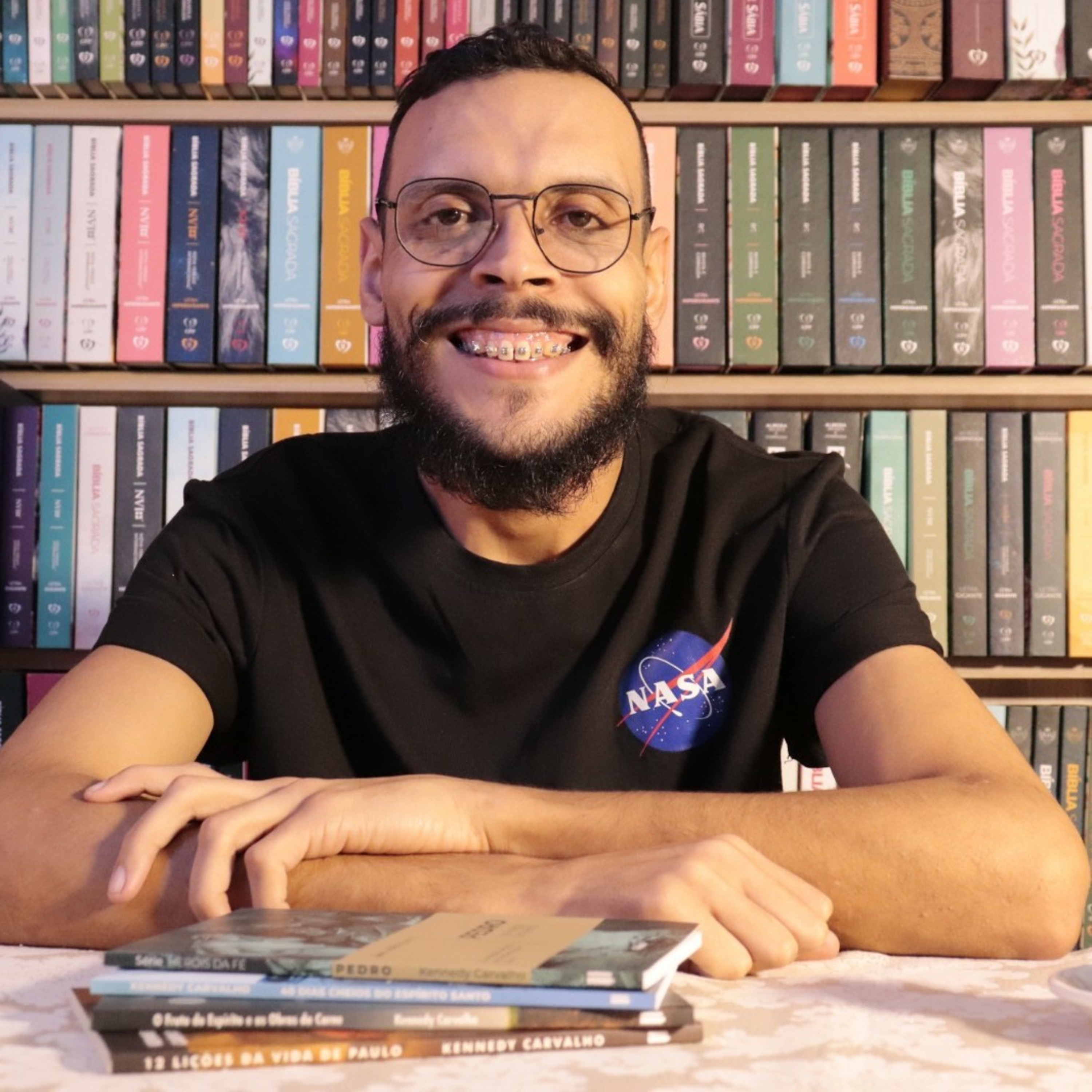 Tudo coopera para o bem (Romanos 8.20–30). episode artwork
