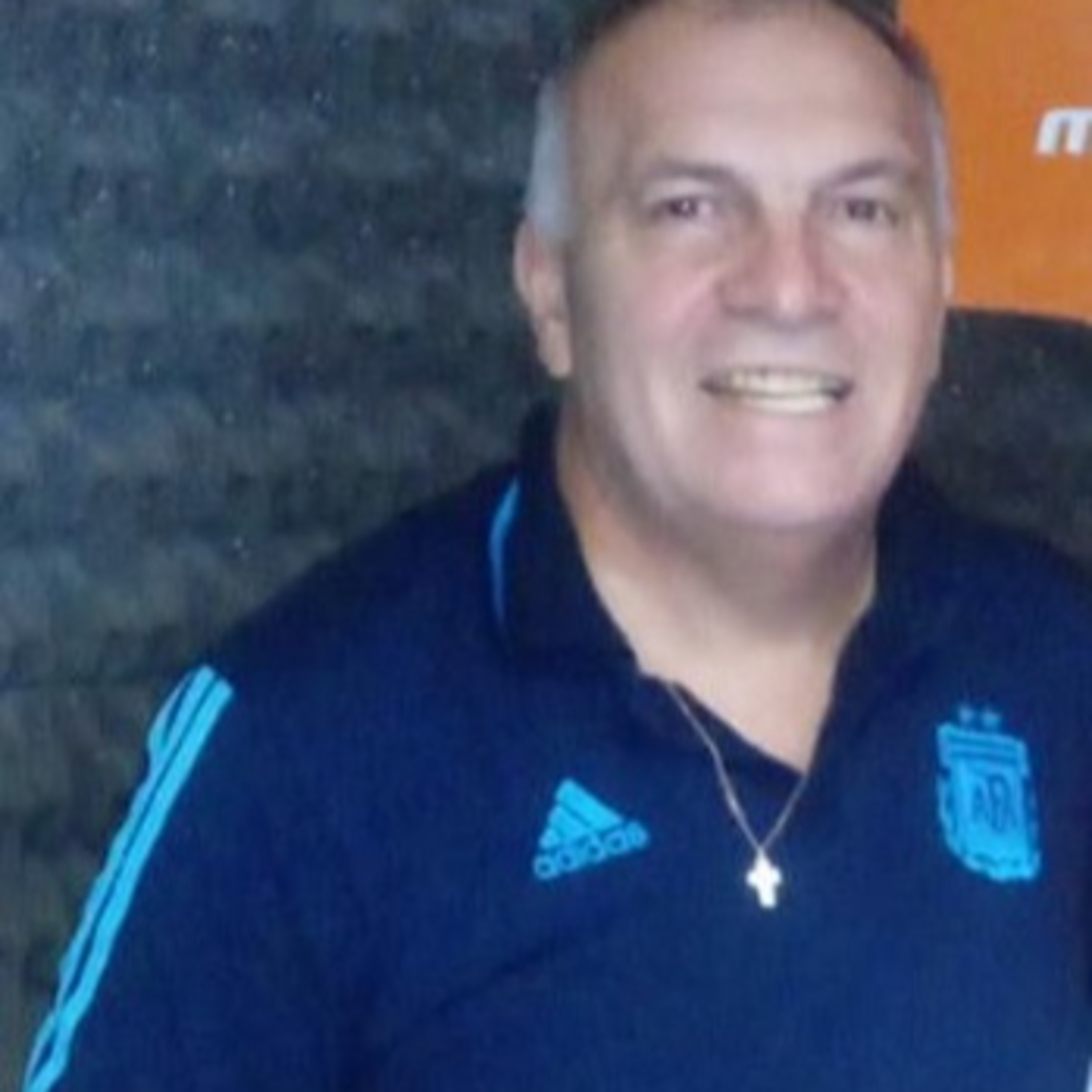 hola soy gustavo lis periodista con ganas de crear algo diferente