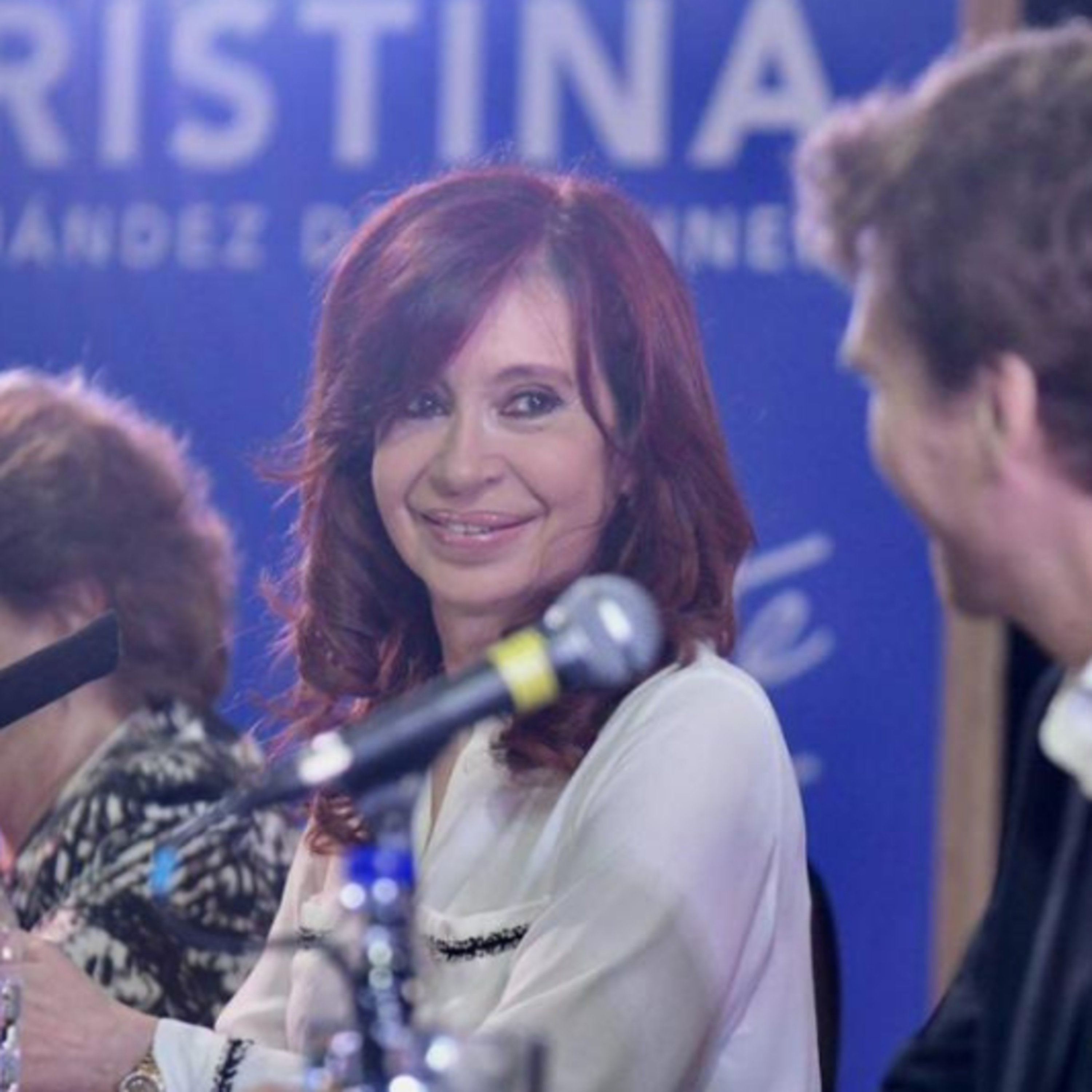 Desde la presentación del libro de Cristina Kirchner hasta el caso del diputado baleado en la calle: las novedades desde Argentina episode artwork