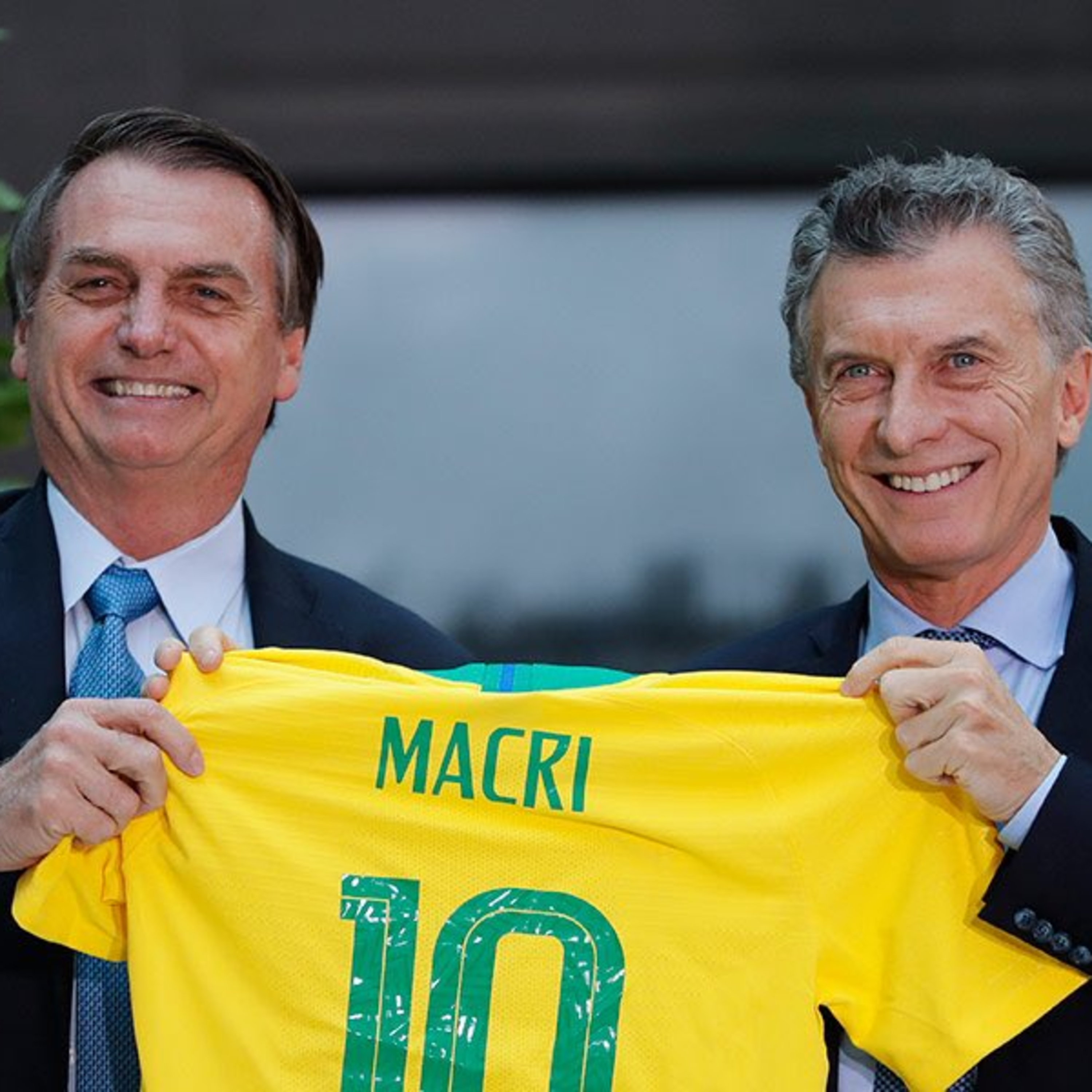 La reunión de Bolsonaro y Macri, el caso Juan Darthés y todas las últimas noticias desde Argentina episode artwork