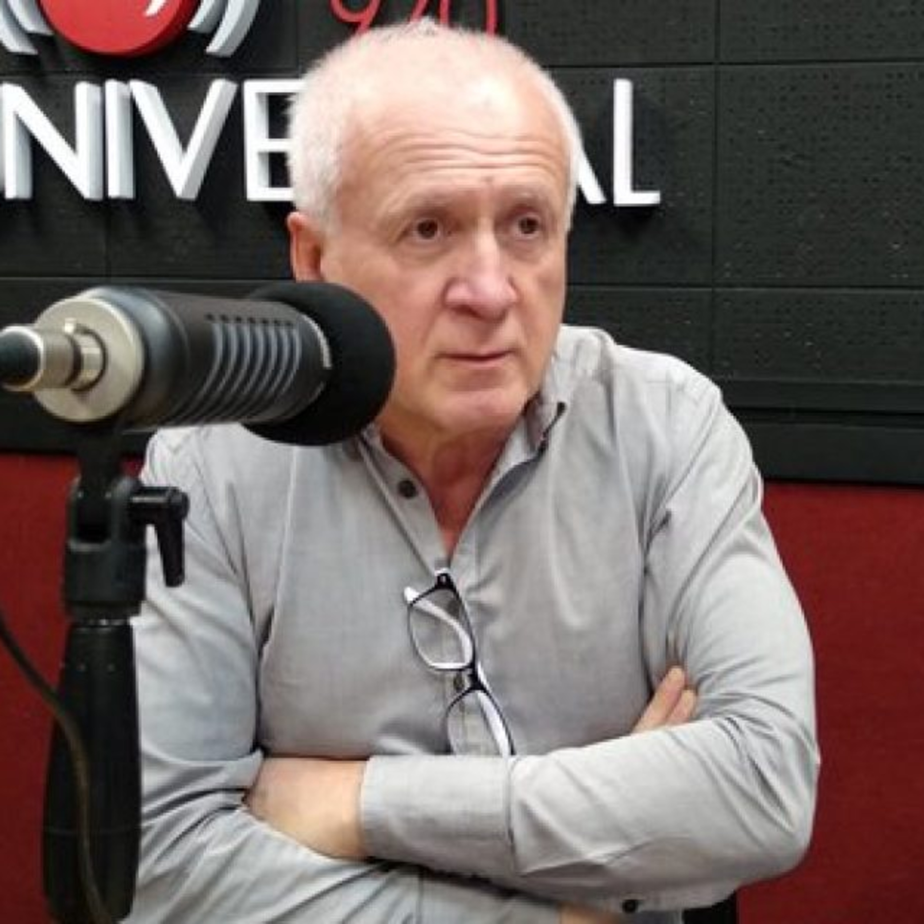 Waldemar Malicki llega desde Polonia con su variado show de piano episode artwork