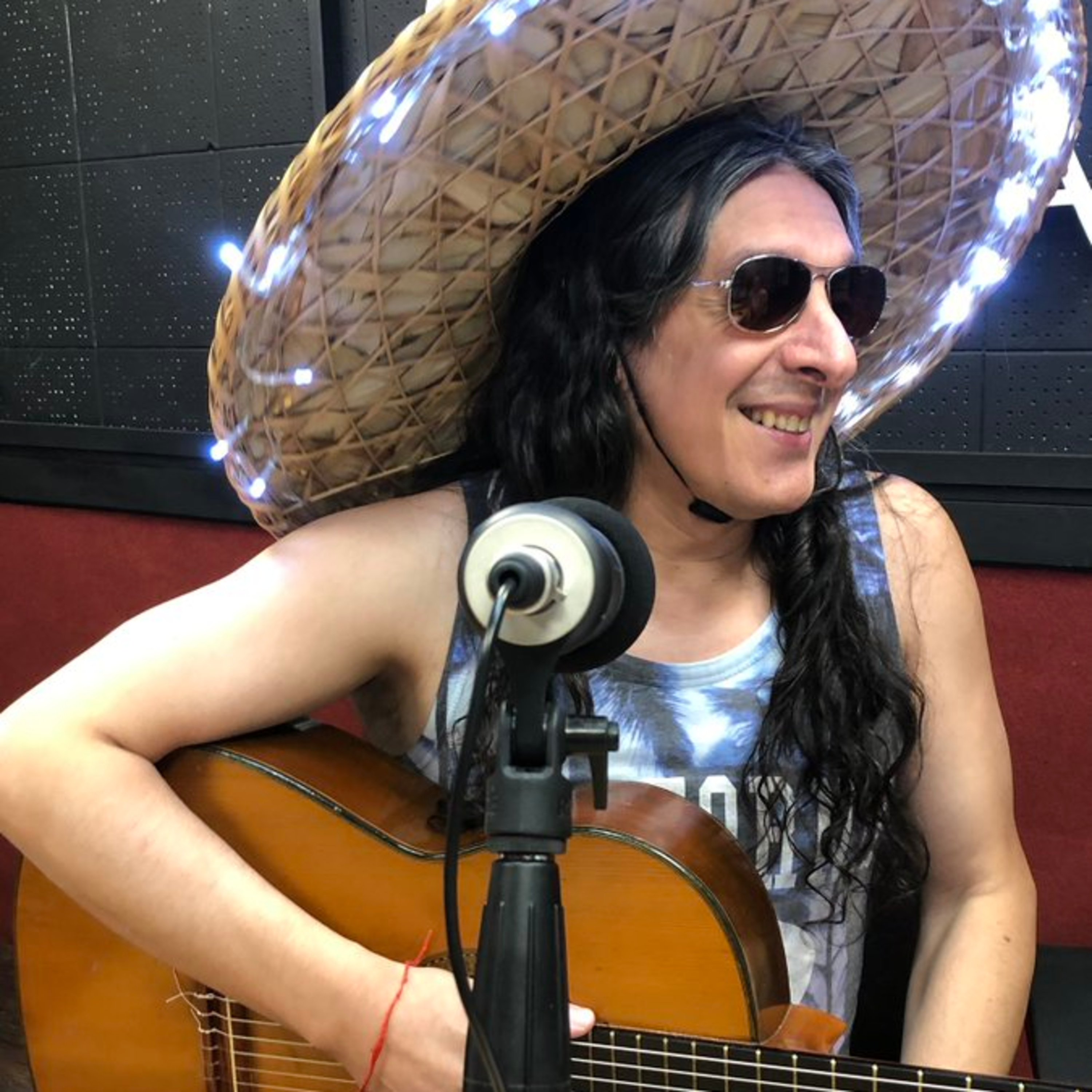 The Party Band celebra sus 11 años a pura música y parodia episode artwork