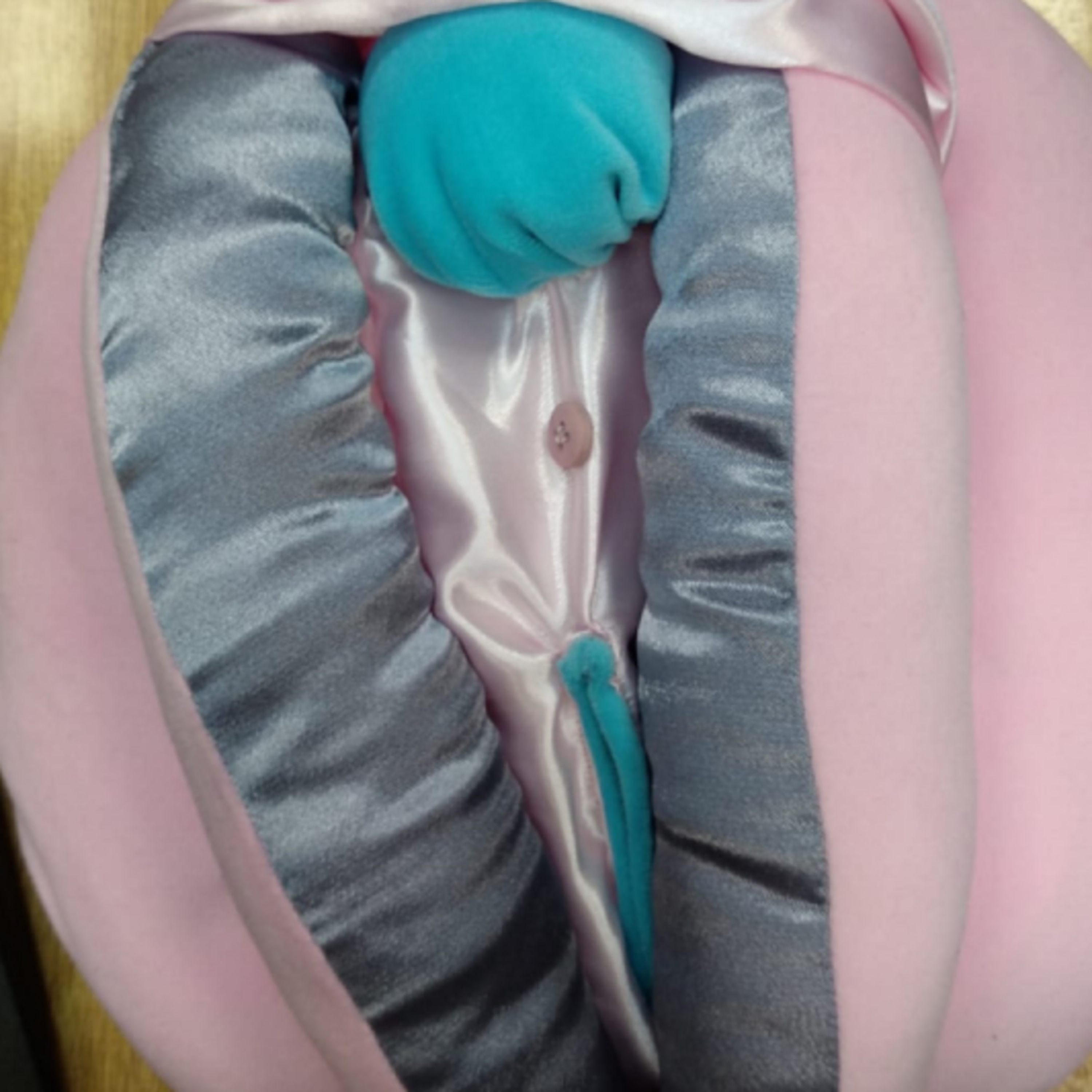 De qué trata la Sexpedida, la despedida de soltera centrada en la vulva y el clítoris episode artwork