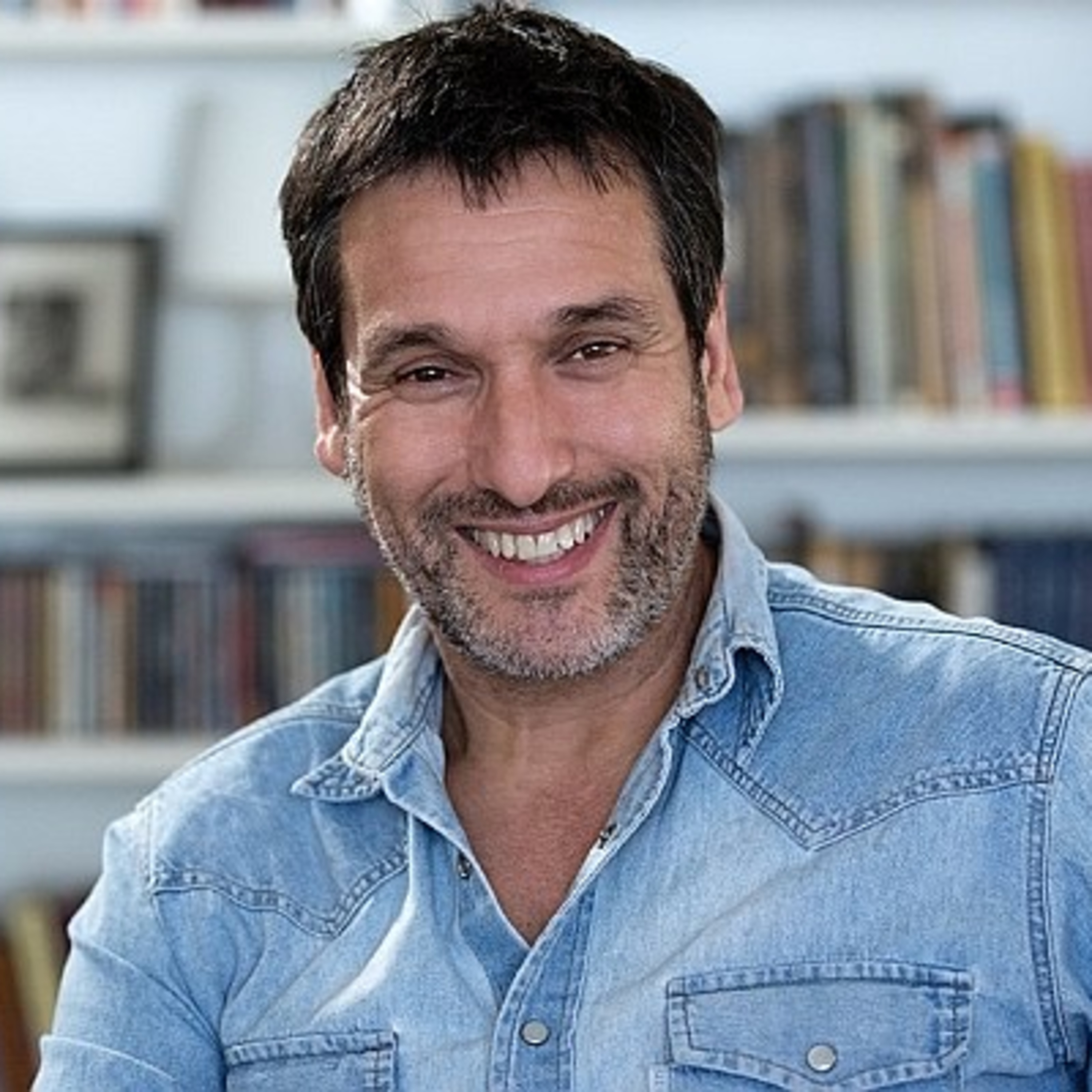 Franklin Rodríguez: “Este año es un año perdido en materia teatral. El teatro por streaming no es teatro” episode artwork