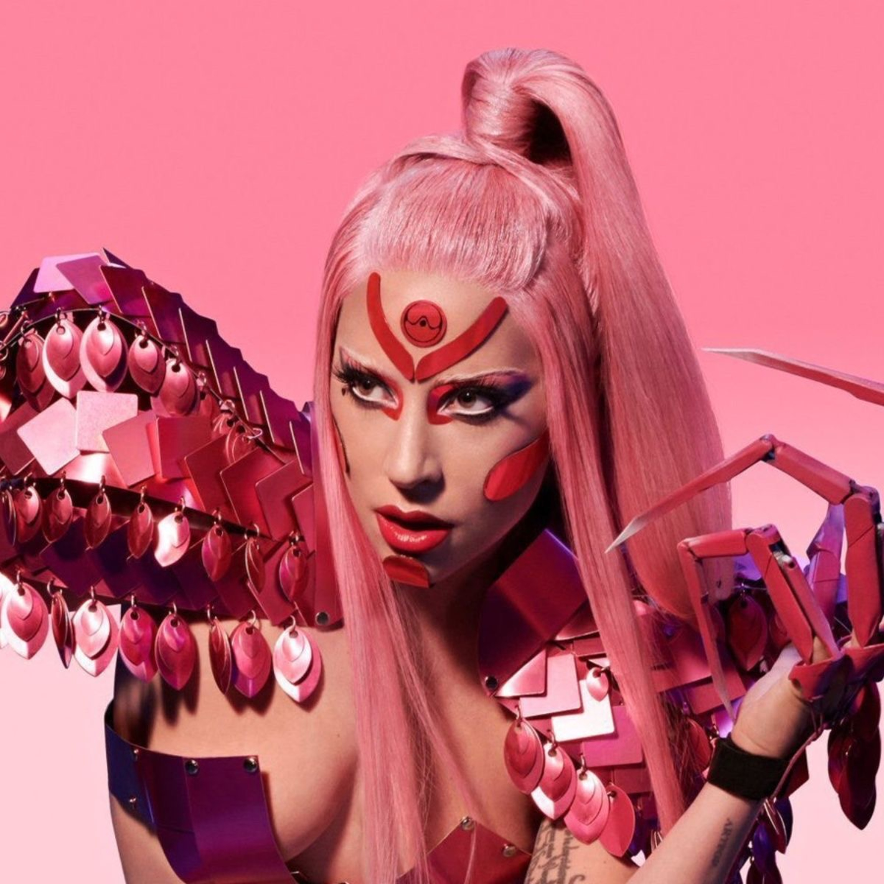 “Chromatica”, el nuevo disco pop de Lady Gaga, la última temporada de Dark y todas las recomendaciones culturales para la cuarentena episode artwork