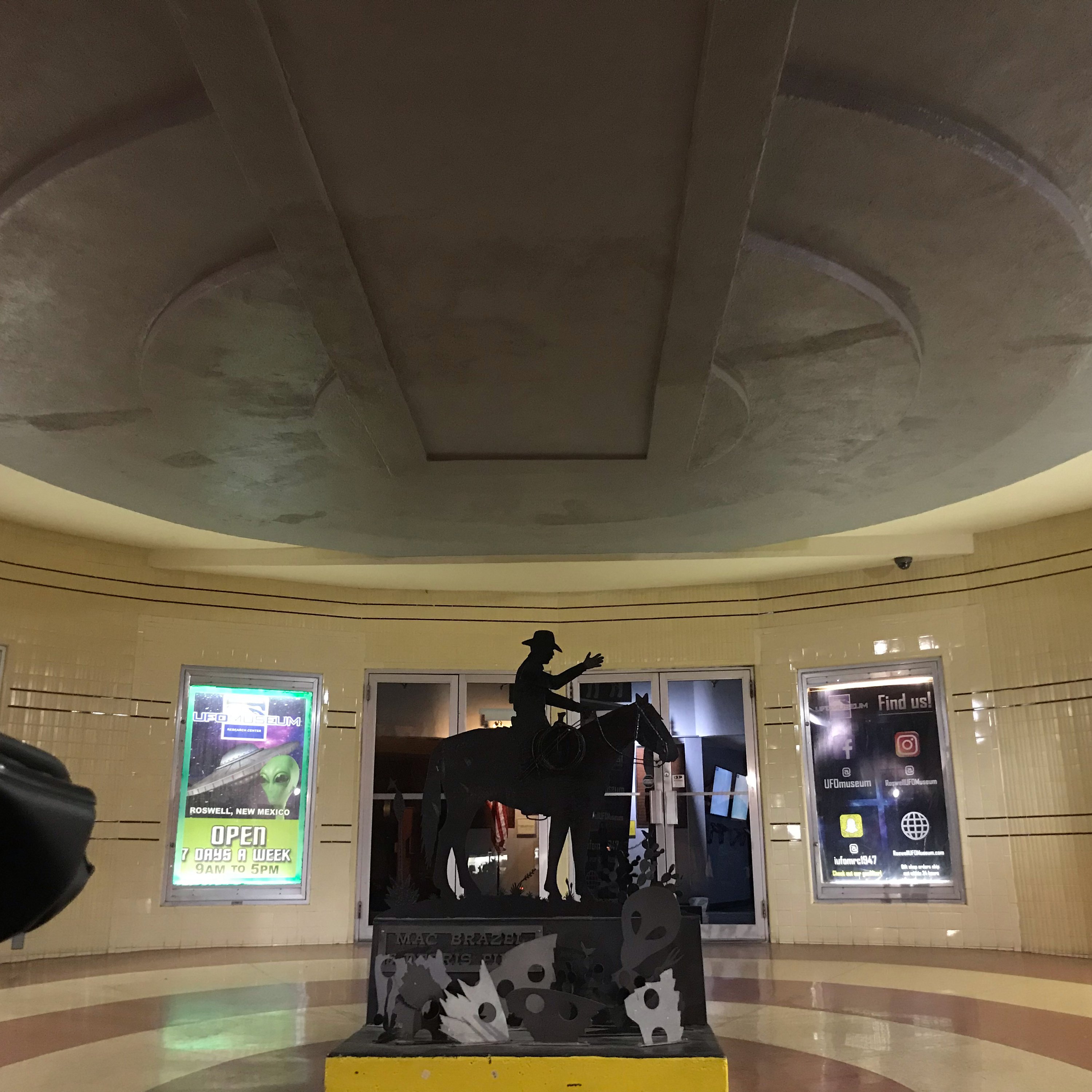 👽Live broadcast from Roswell, UFO 🛸 landmark👽🌸on location with Aliens that r out of this world 🌍🛸🛸👽👽 episode artwork