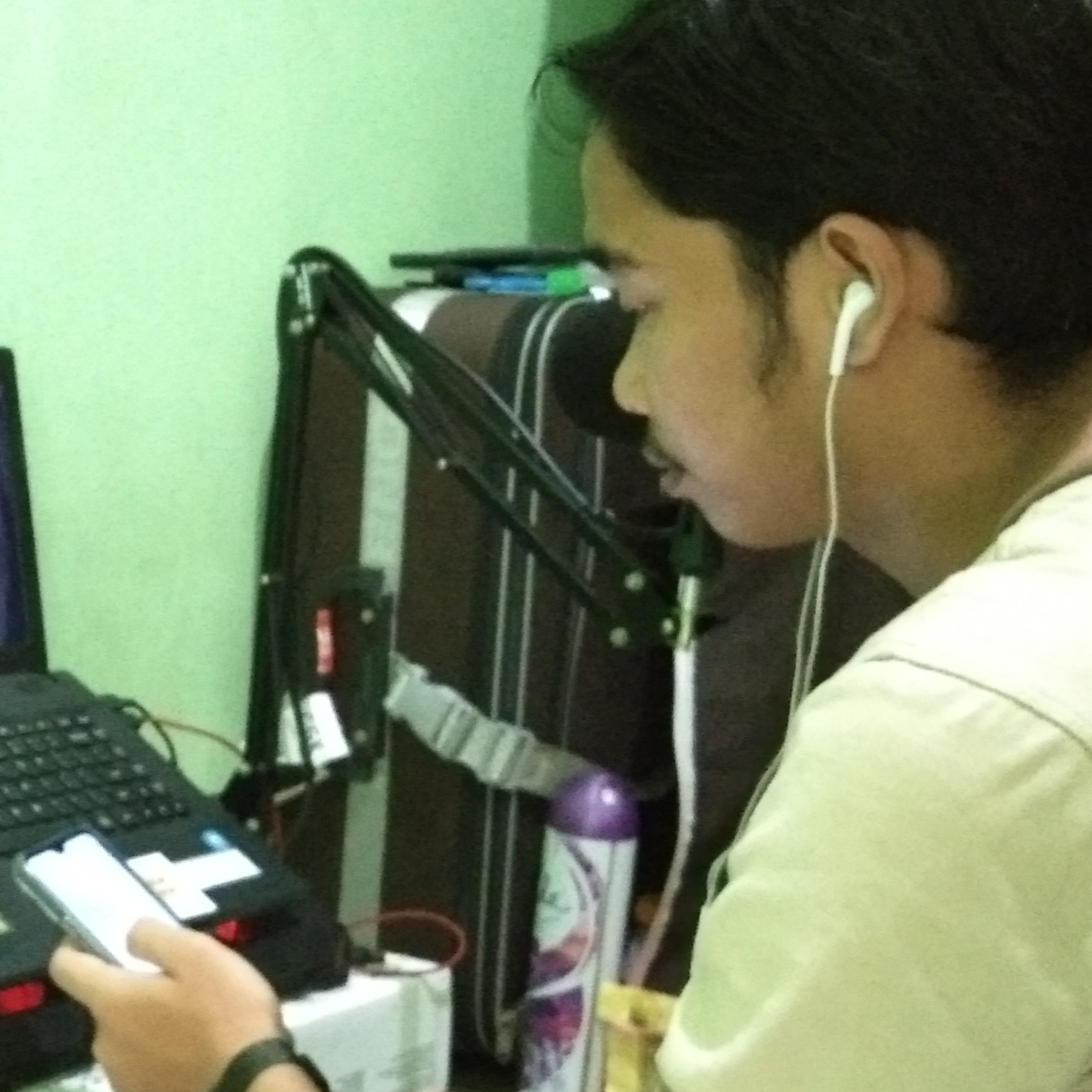 ANGGI MIFTAHUL KHOLIK-PODCAST KELAS A